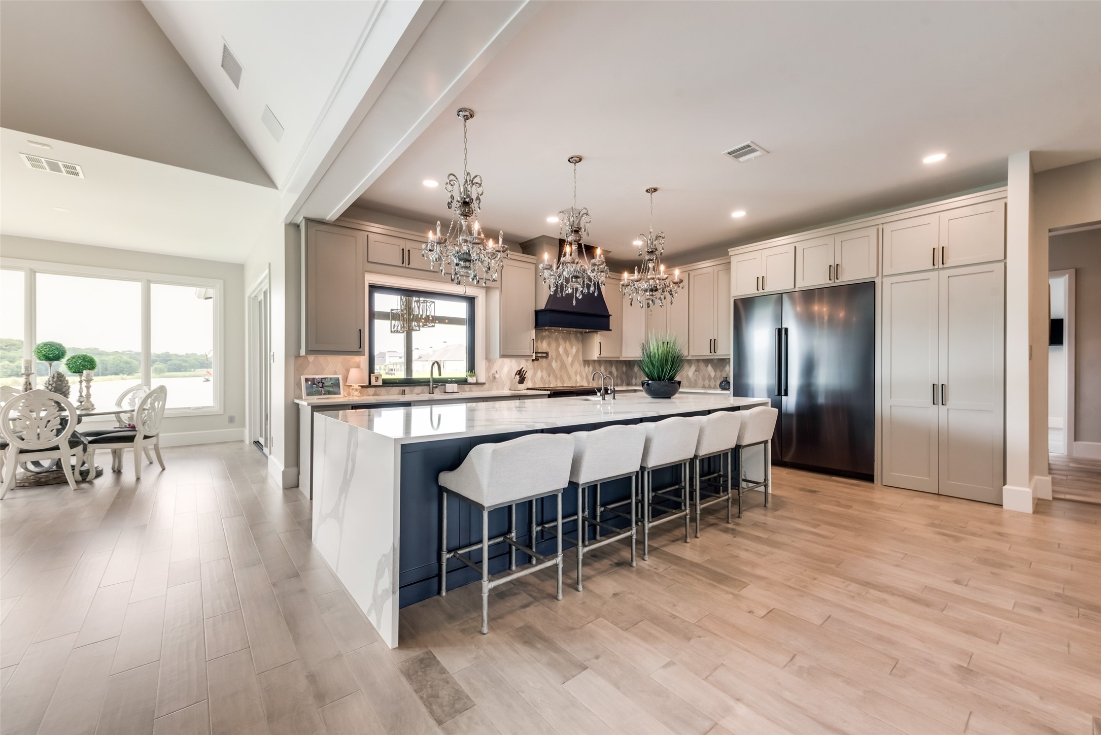 1566 Vista Court