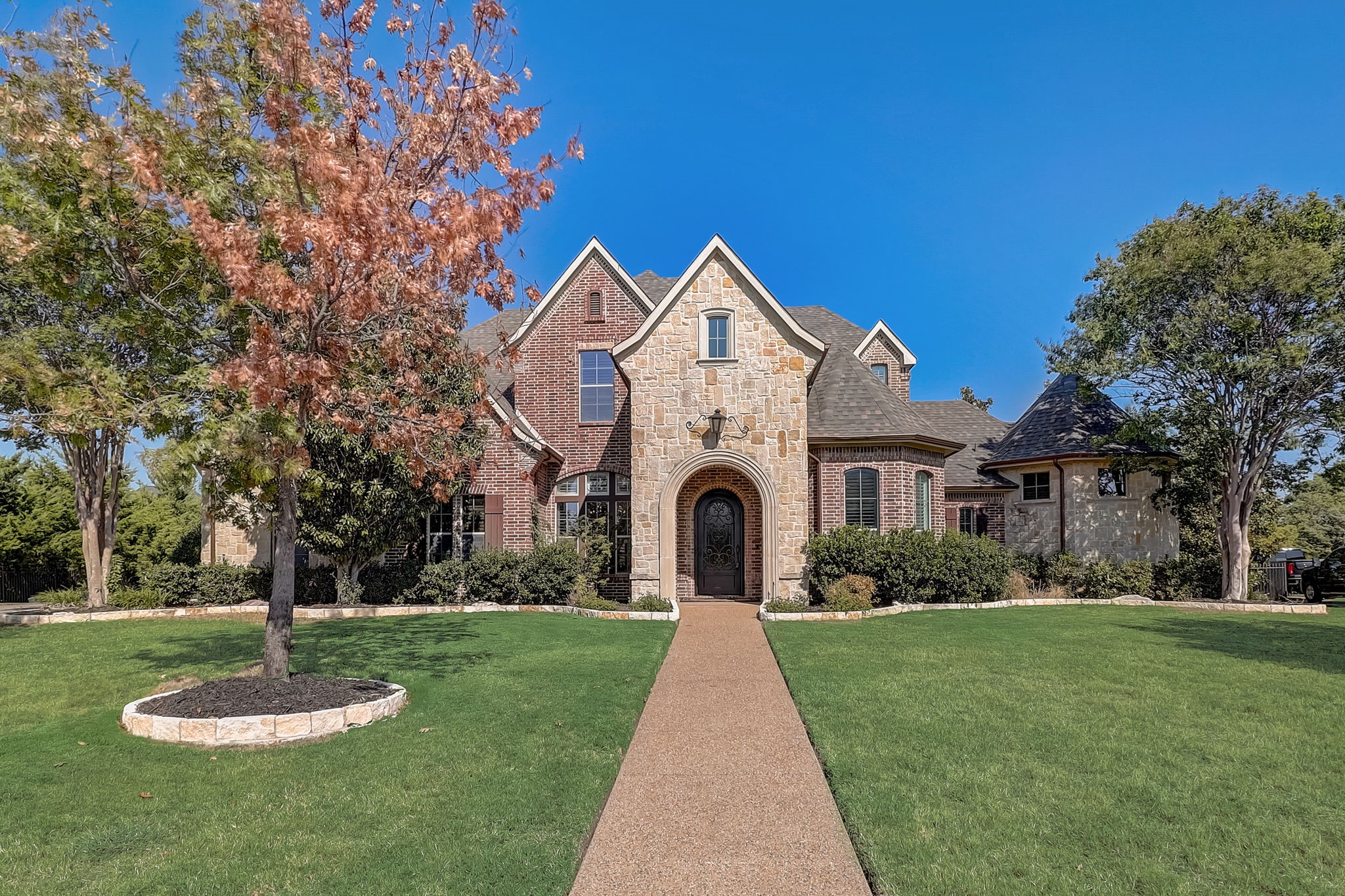 404 Wyndemere Boulevard