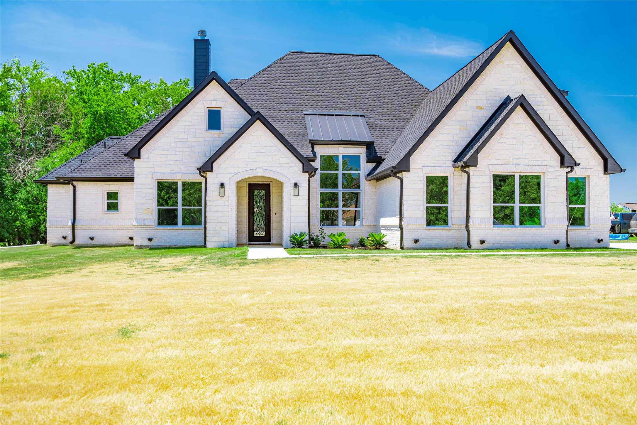 1049 Red Oak Drive
