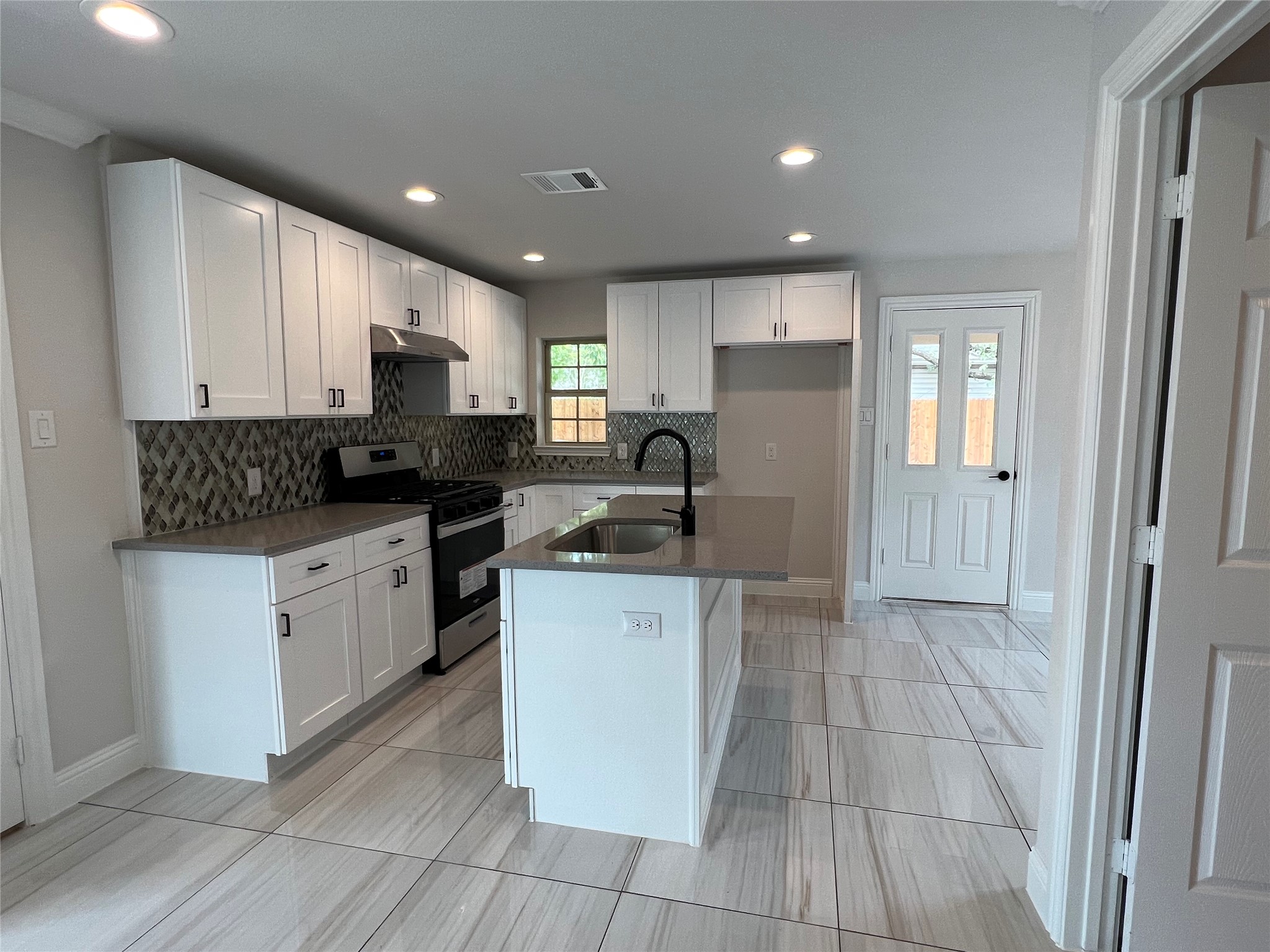 3812 Templeton Street