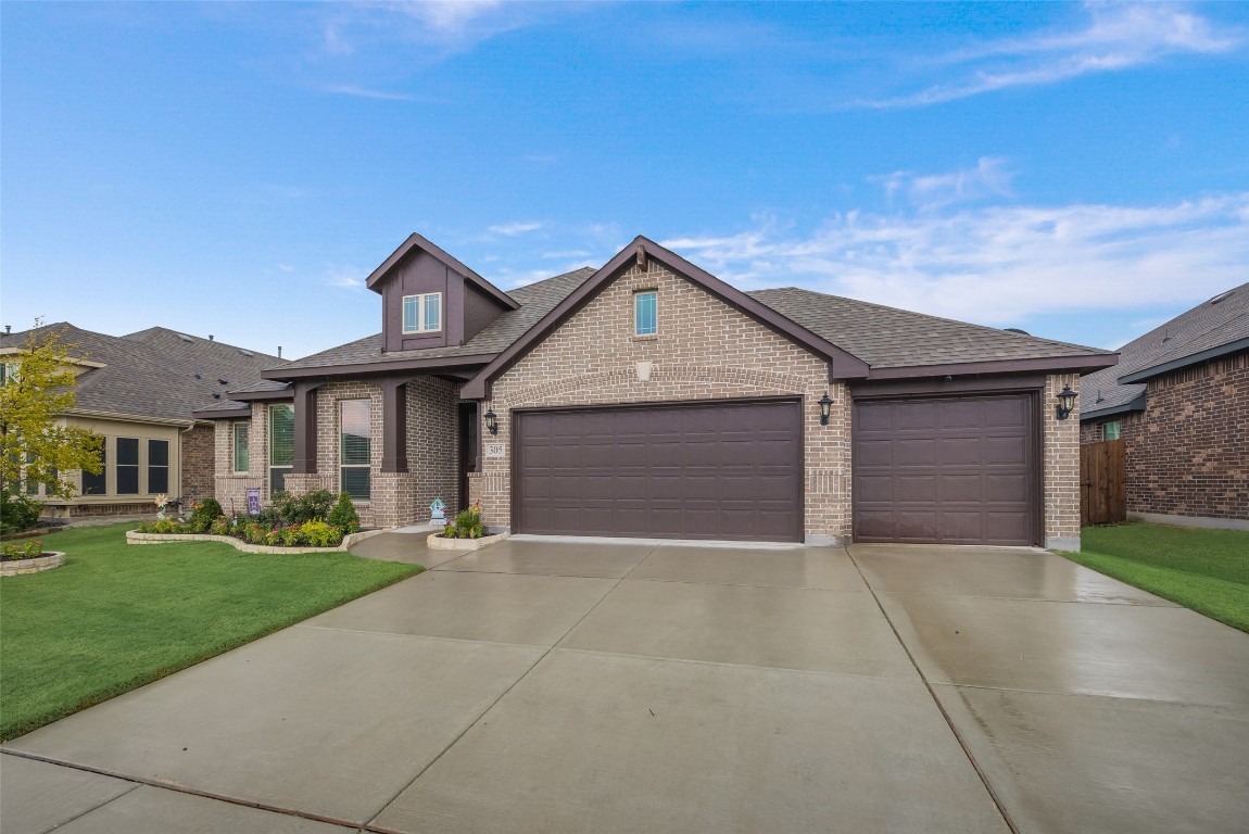 305 Roscoe Drive