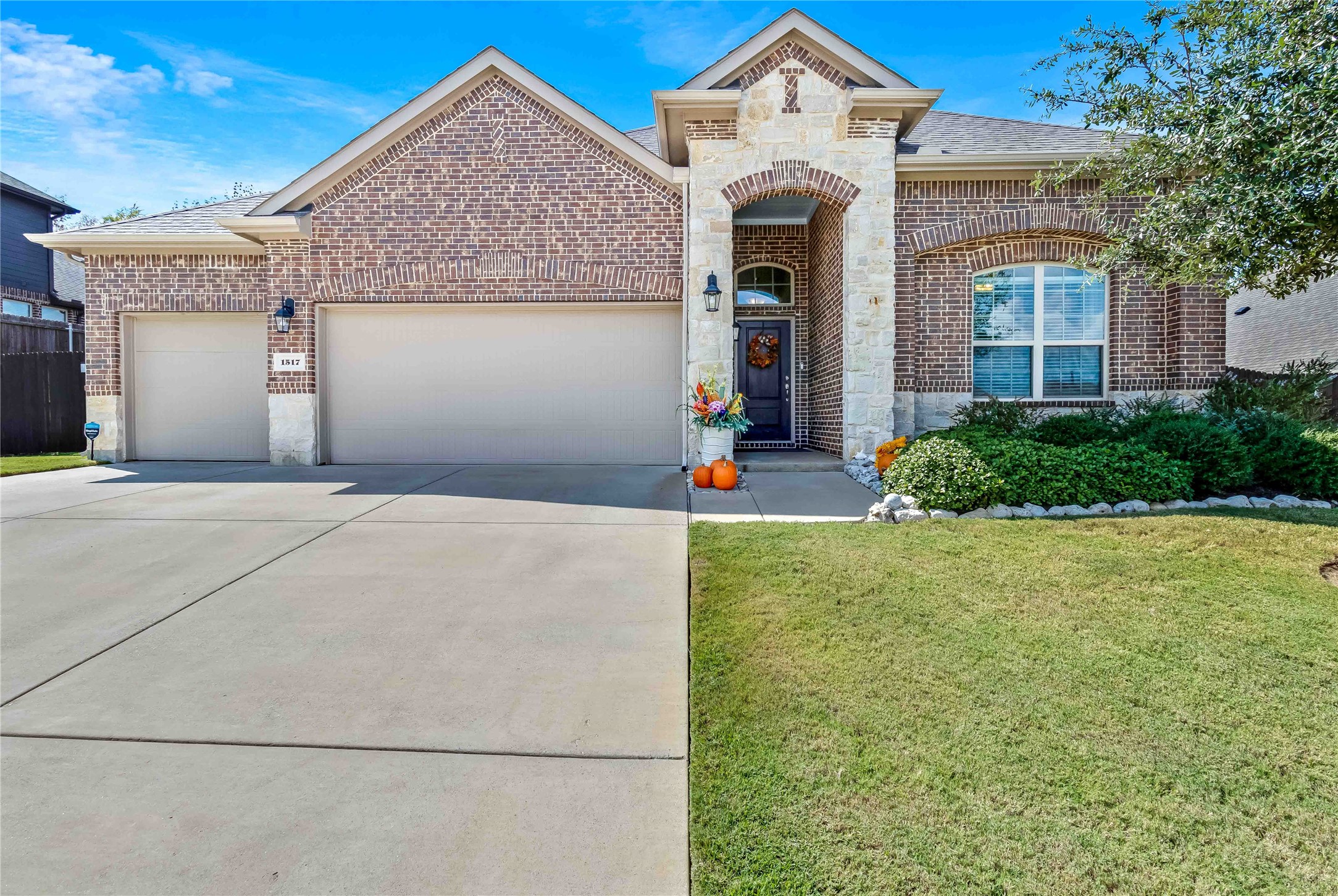 1517 Burlingame Drive