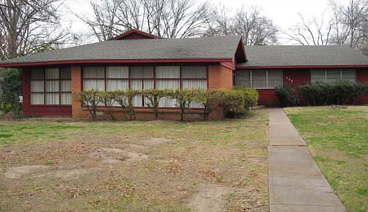 204 Walnut Street