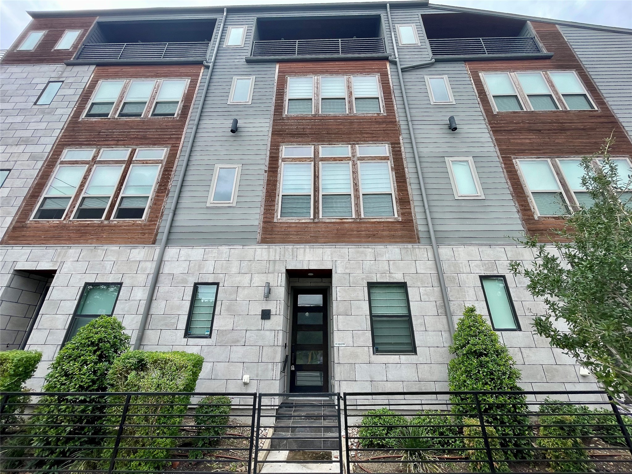 3180 Carmel Street 204