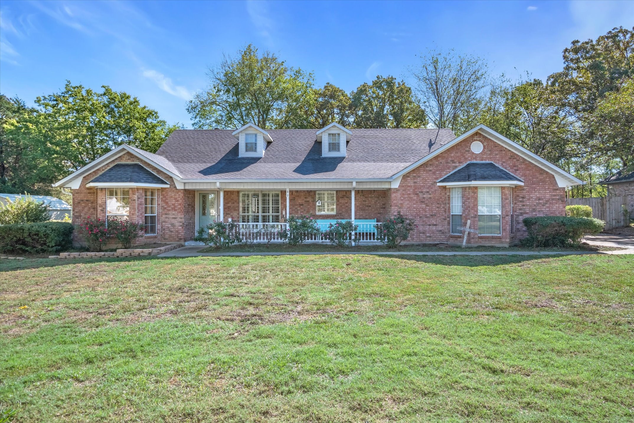 6 Bentwood Circle