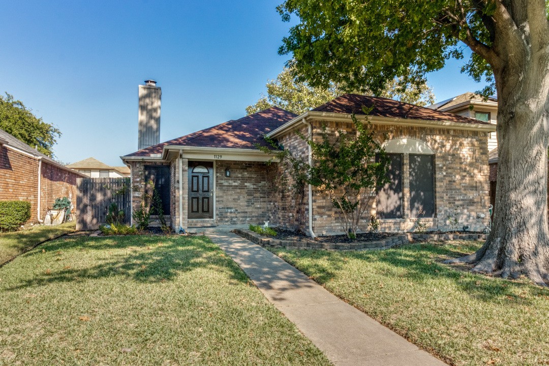 1129 Paintbrush Street