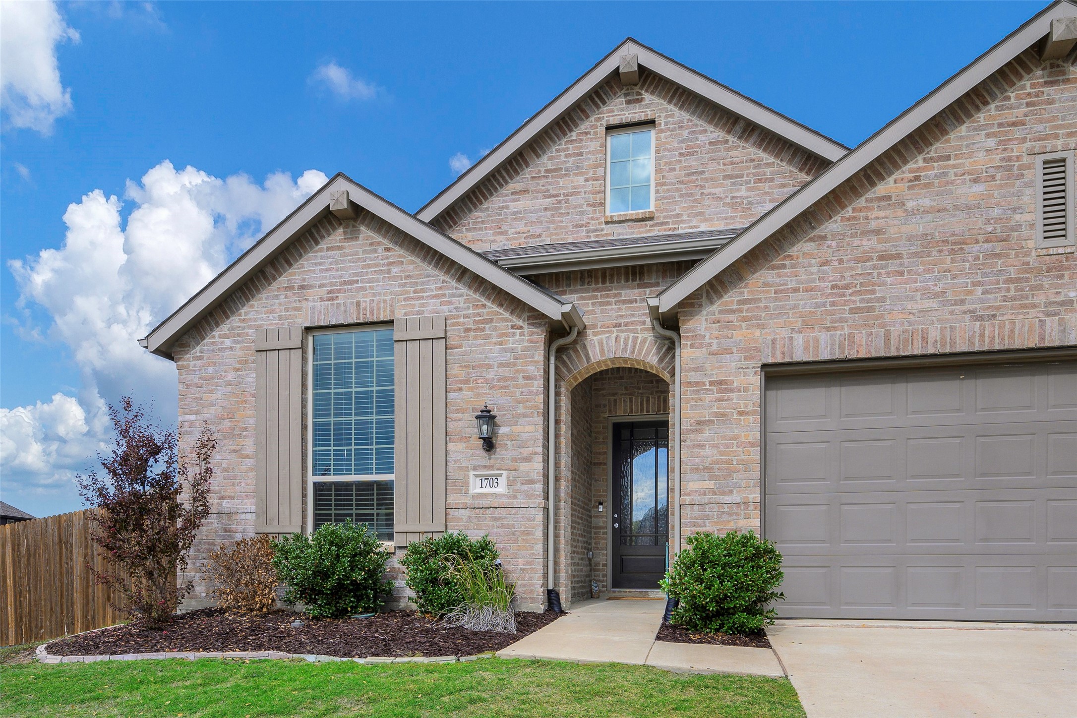 1703 Lone Lynx Way