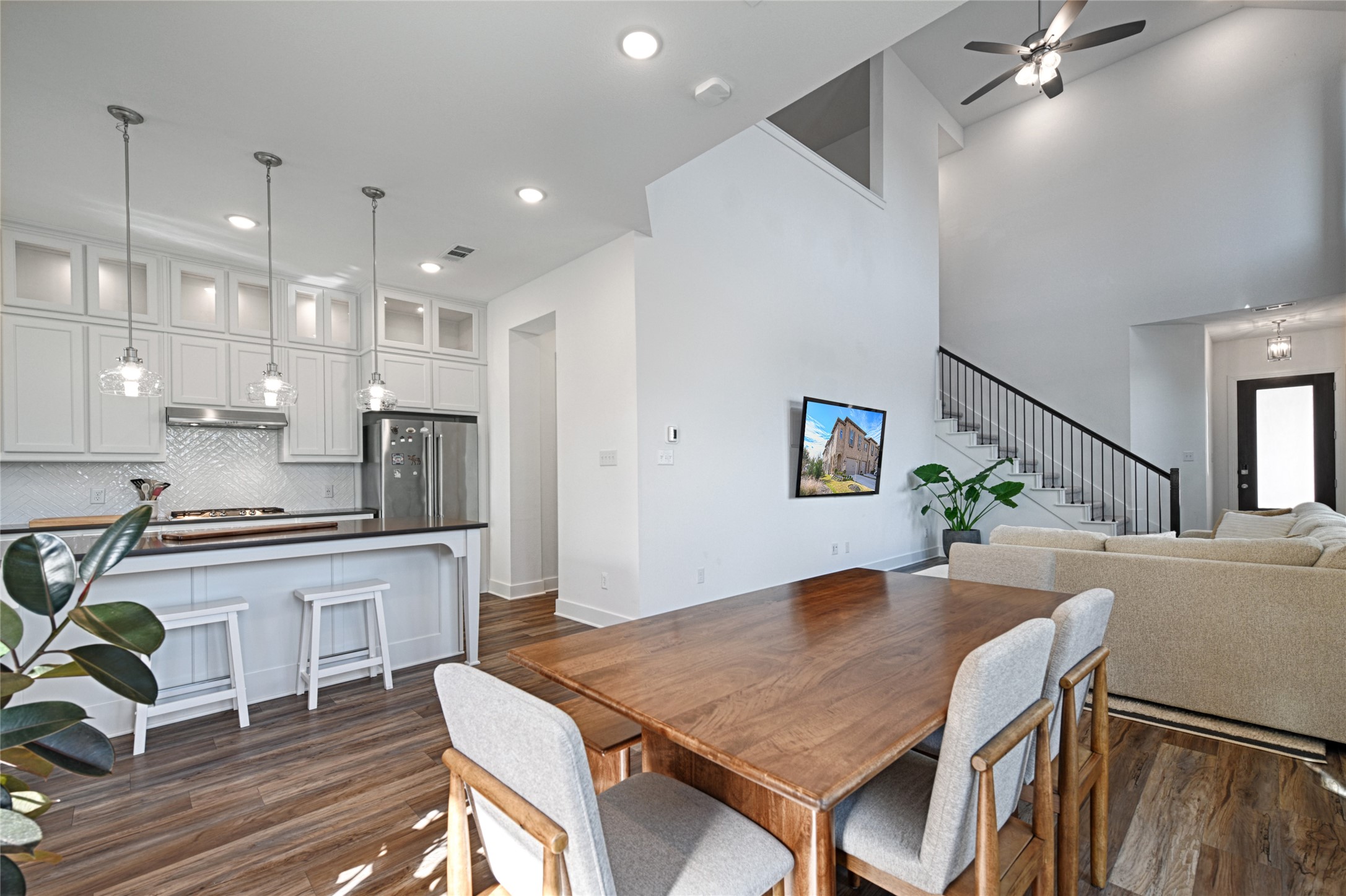 1125 Queensdown Way