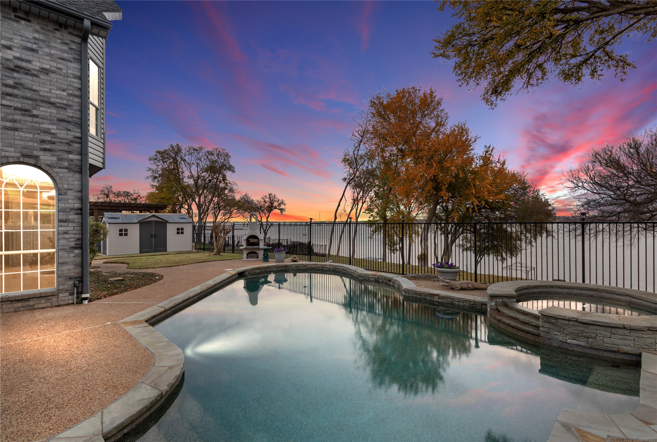 6214 Lincolnshire Lane