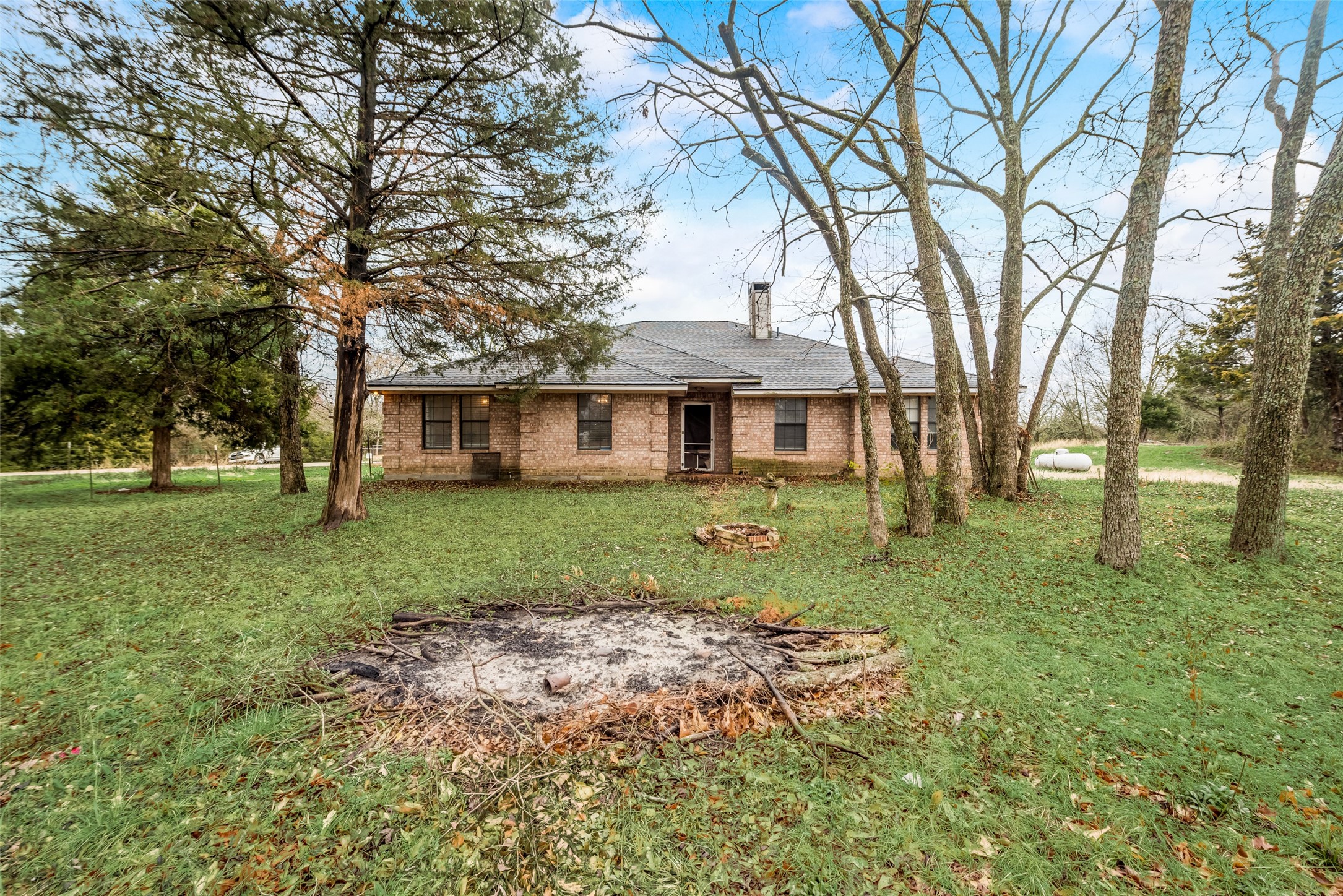 2382 Private Road 1165