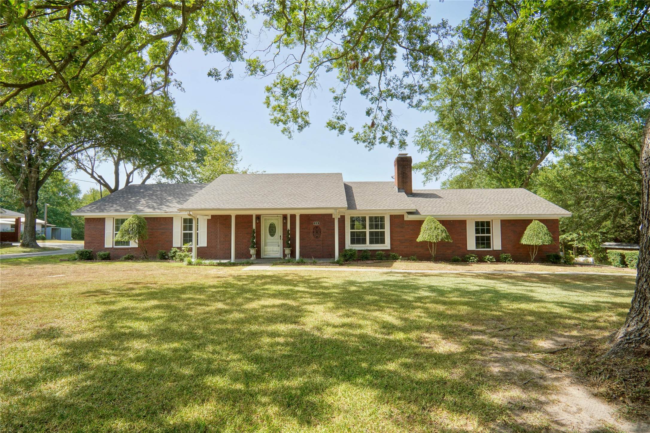 810 County Road 35850