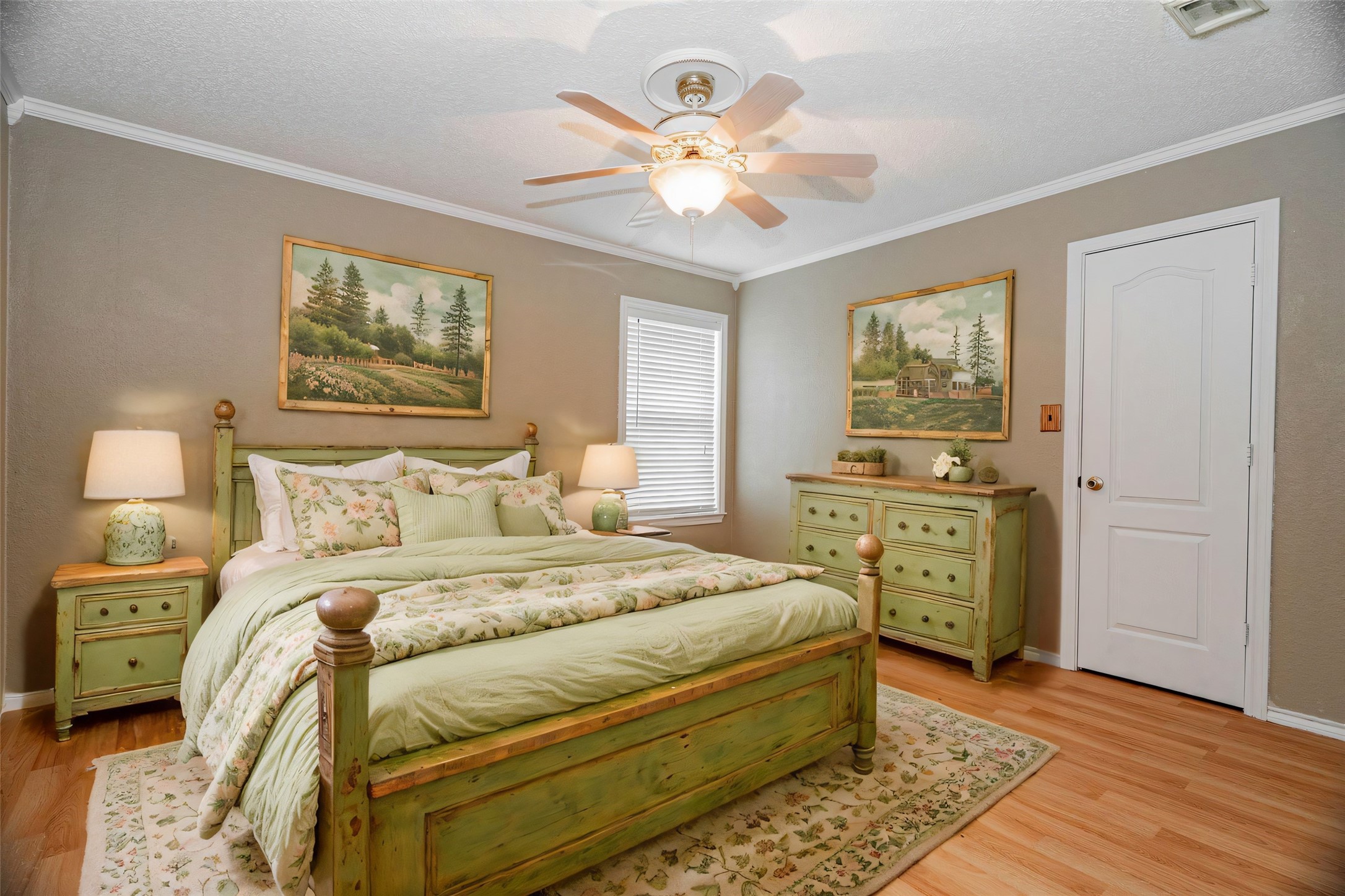 810 County Road 35850