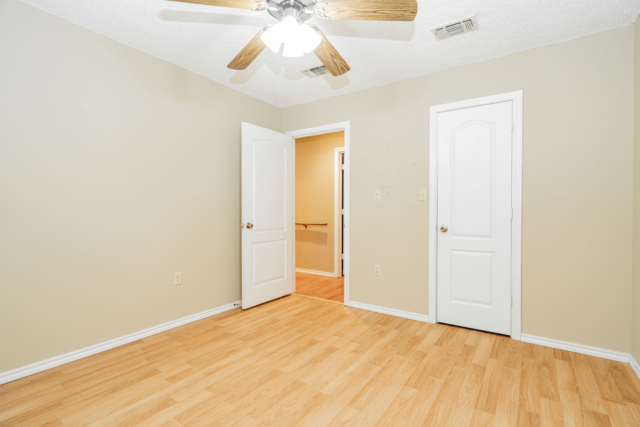 810 County Road 35850
