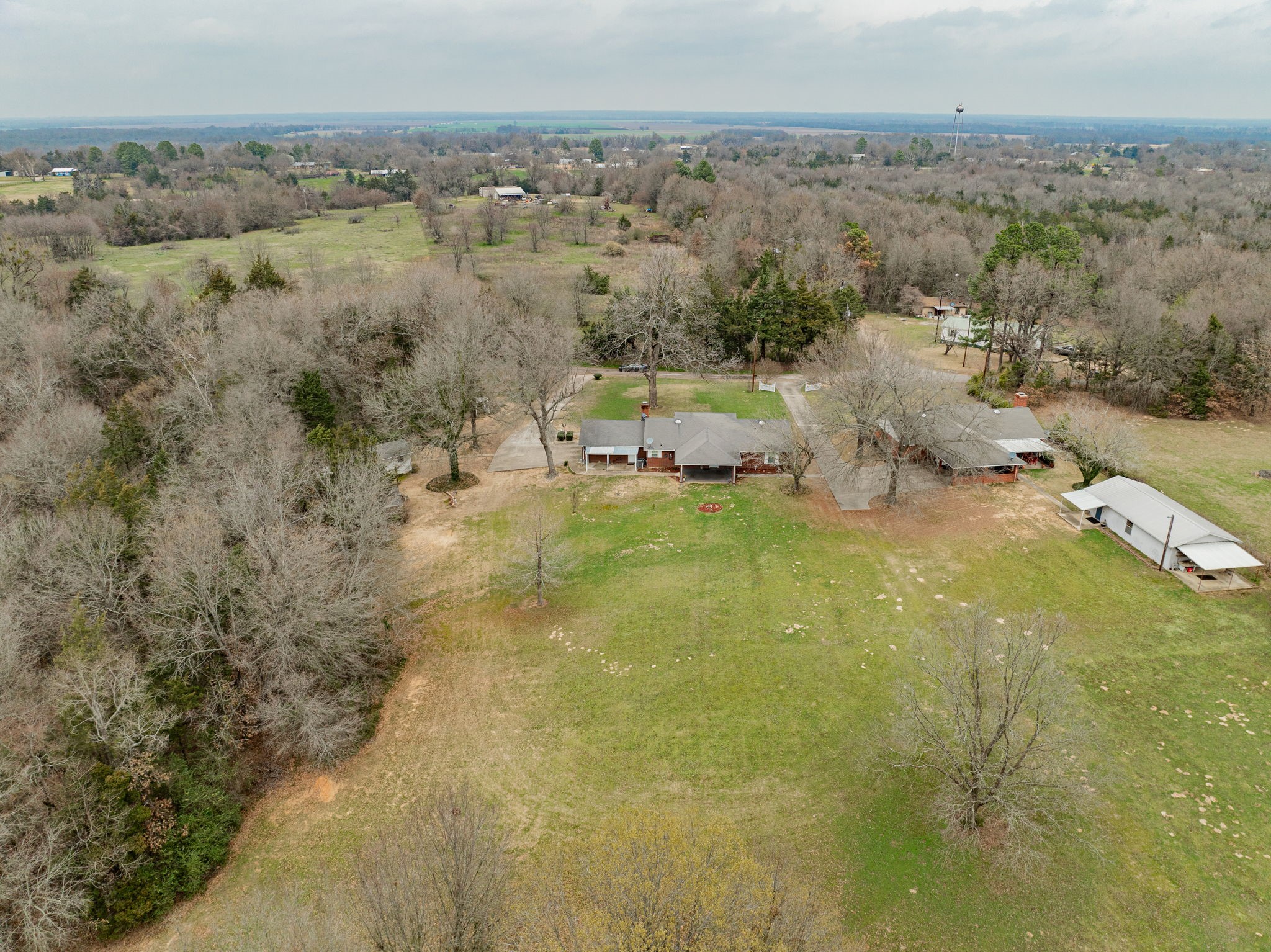 810 County Road 35850