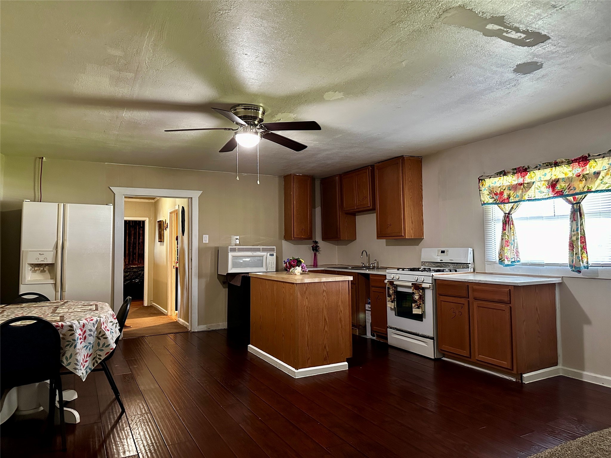 705 W Cedar Creek Parkway