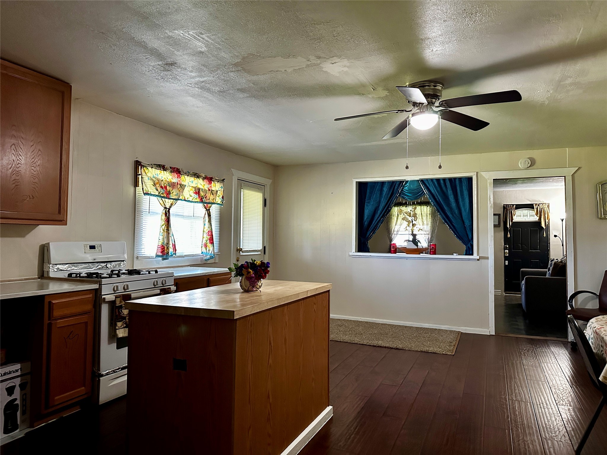 705 W Cedar Creek Parkway