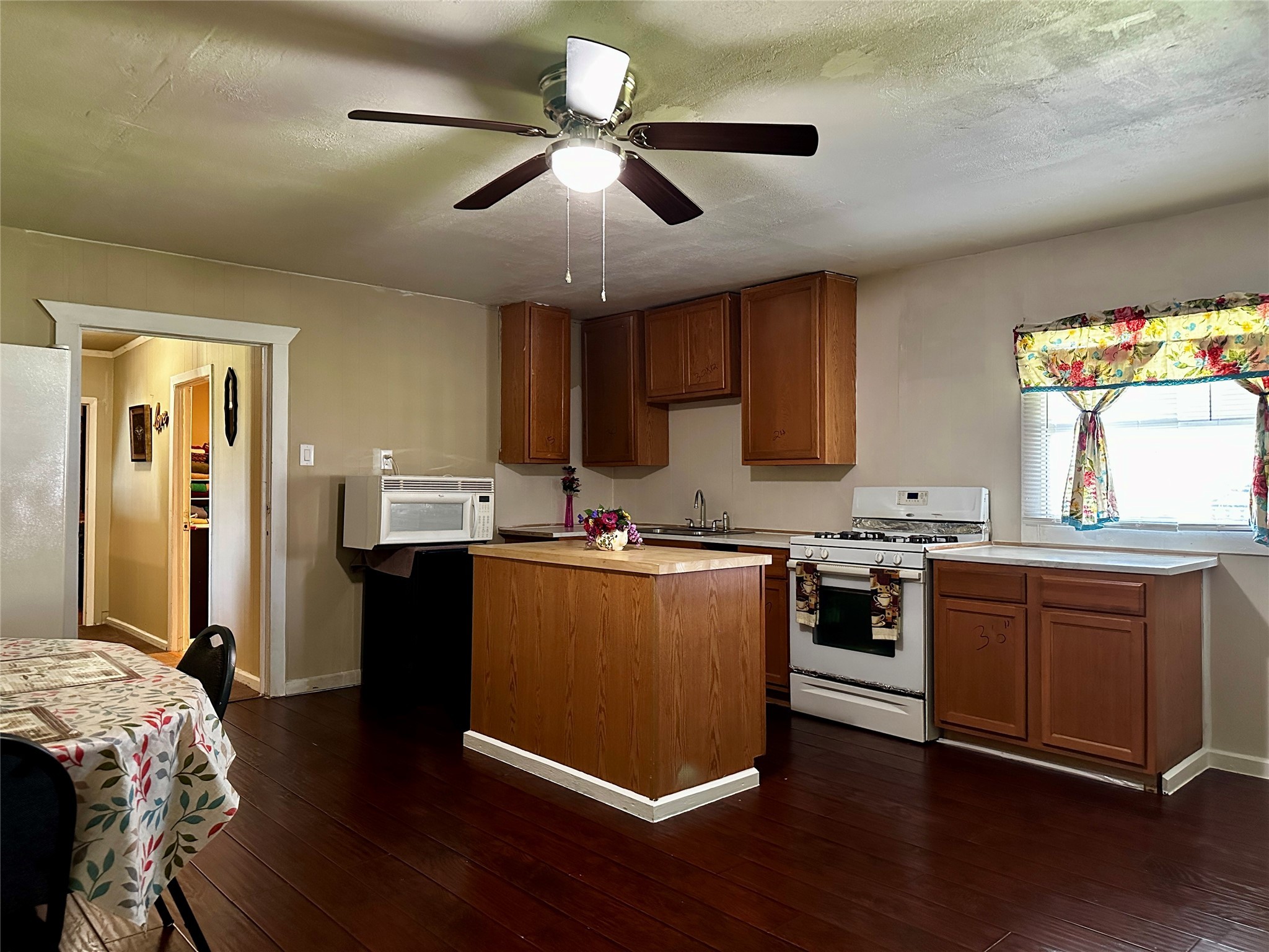 705 W Cedar Creek Parkway