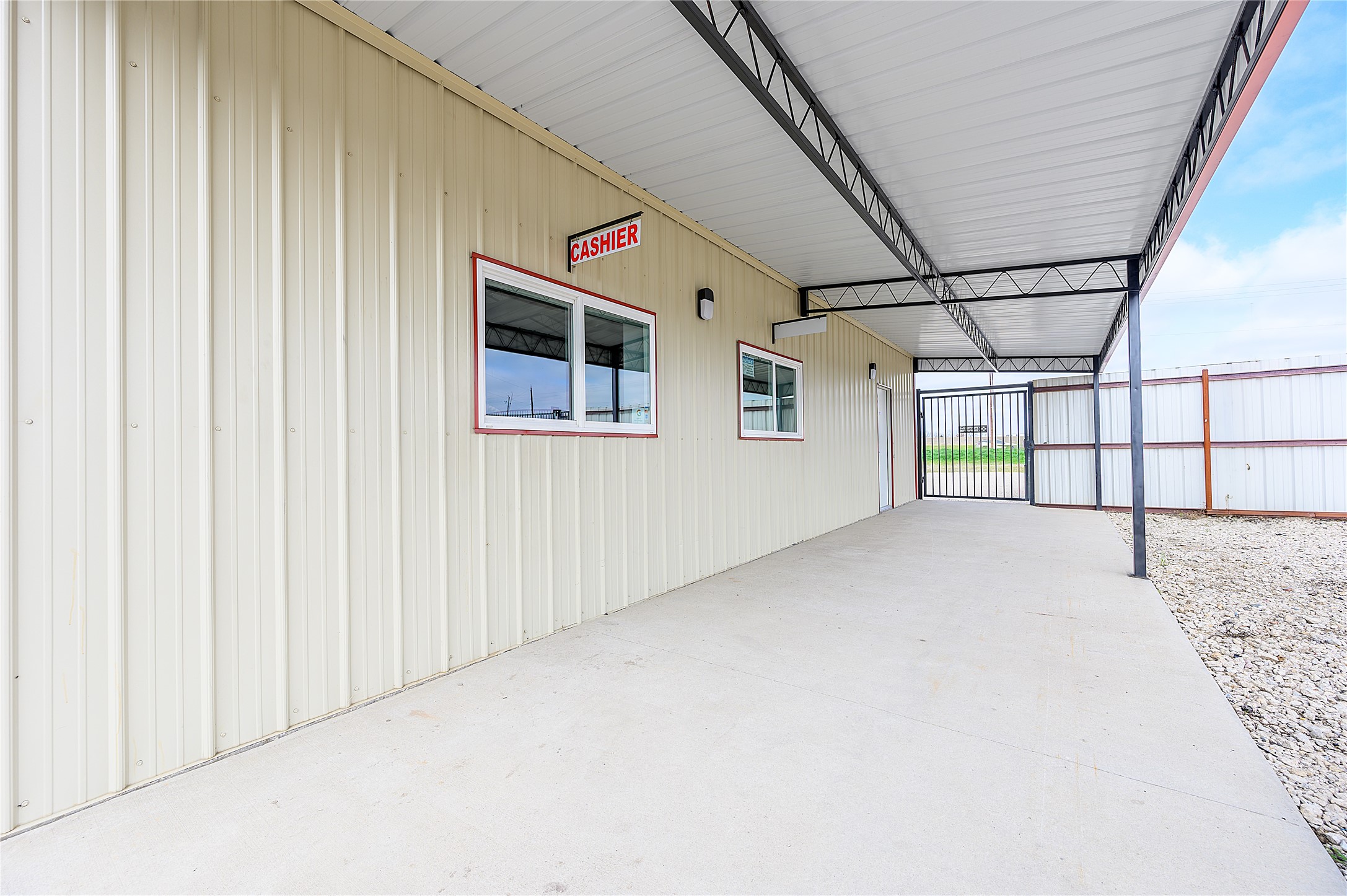 3911 Interstate 30 W