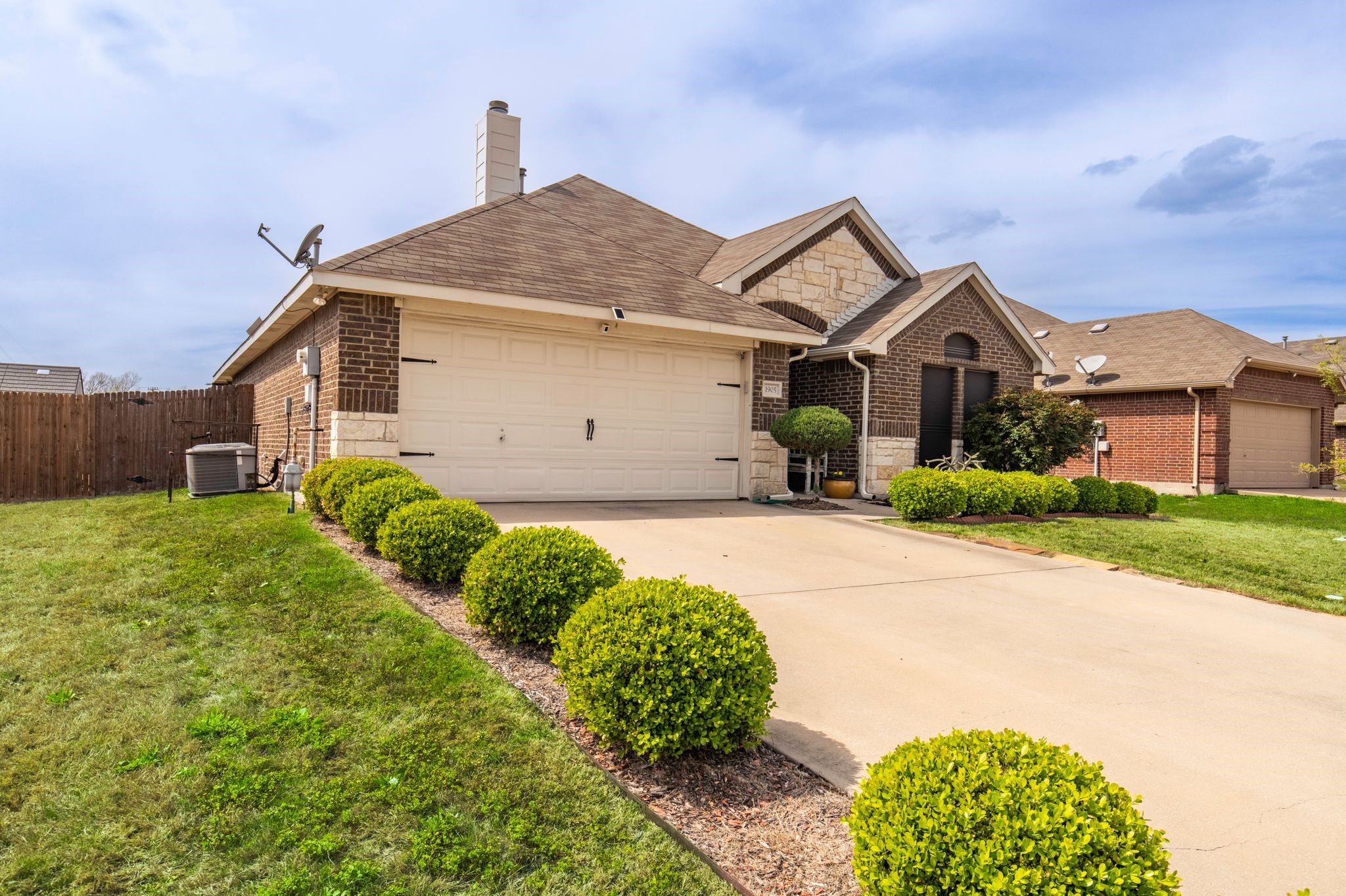 1905 Meadowlark Lane