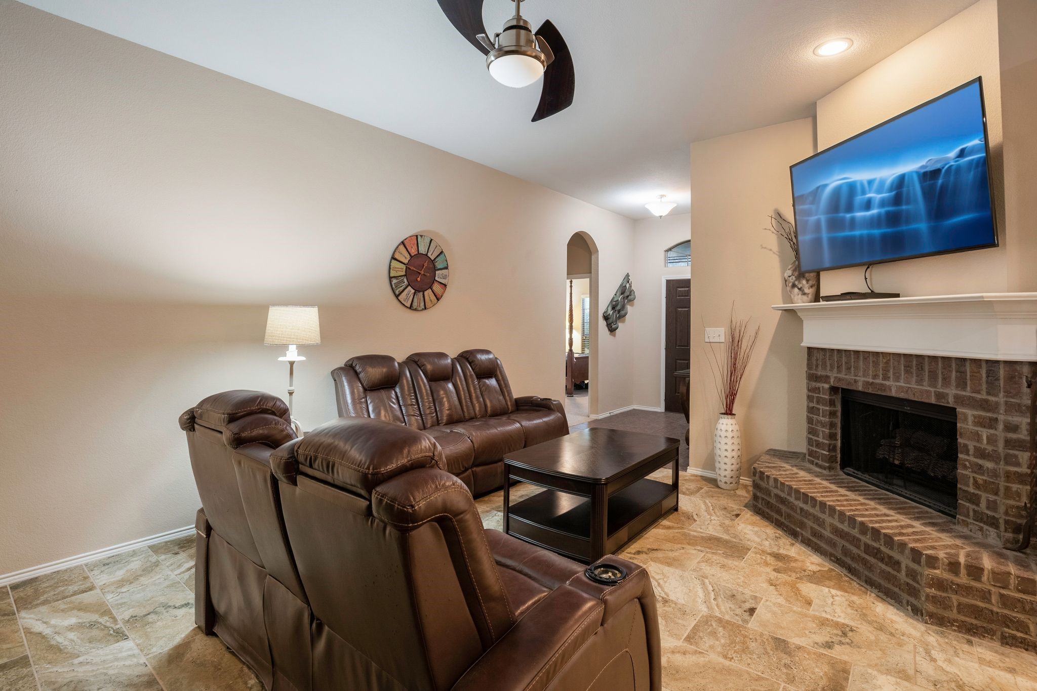 1905 Meadowlark Lane