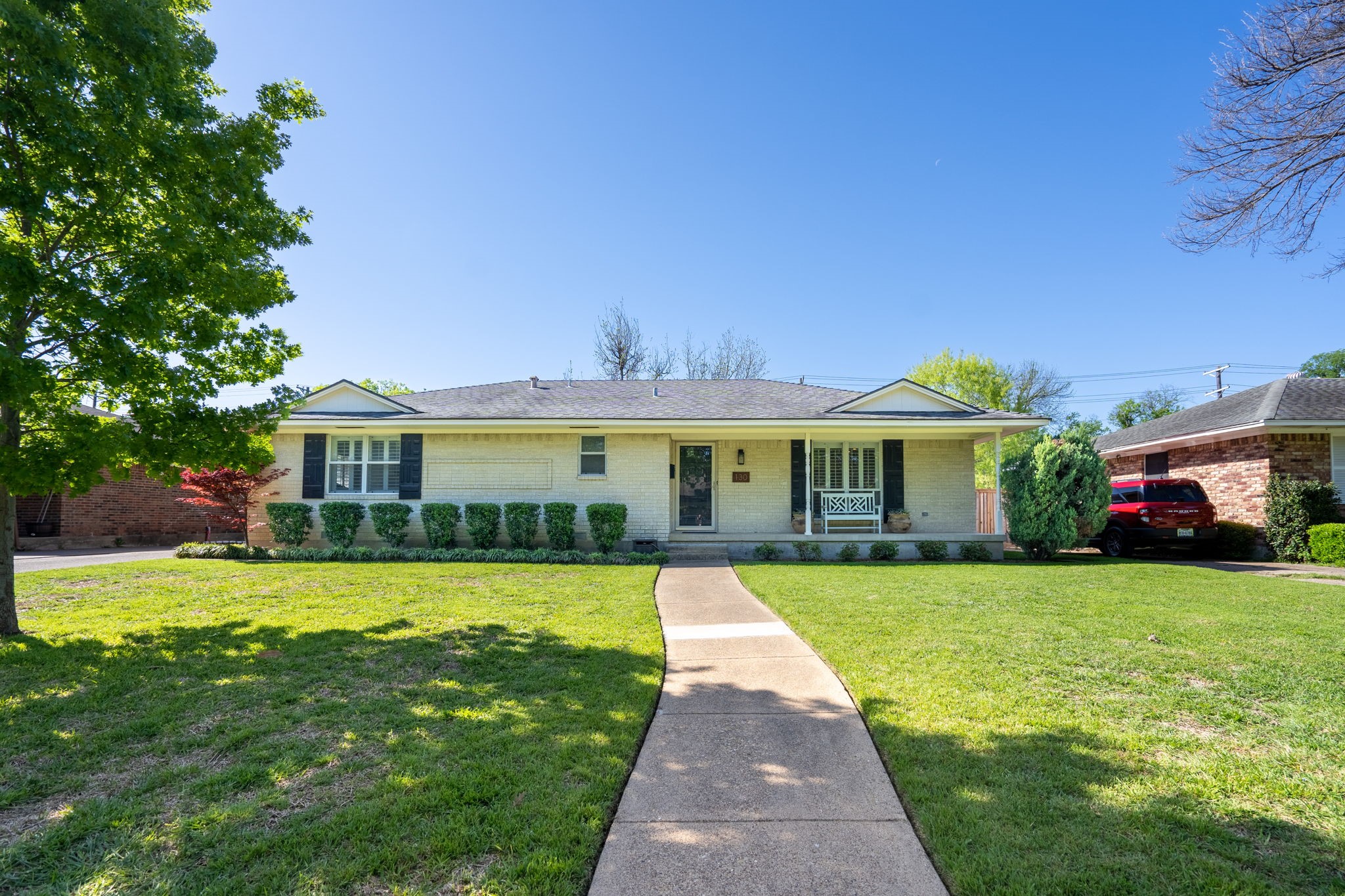 130 W Woodbury Drive