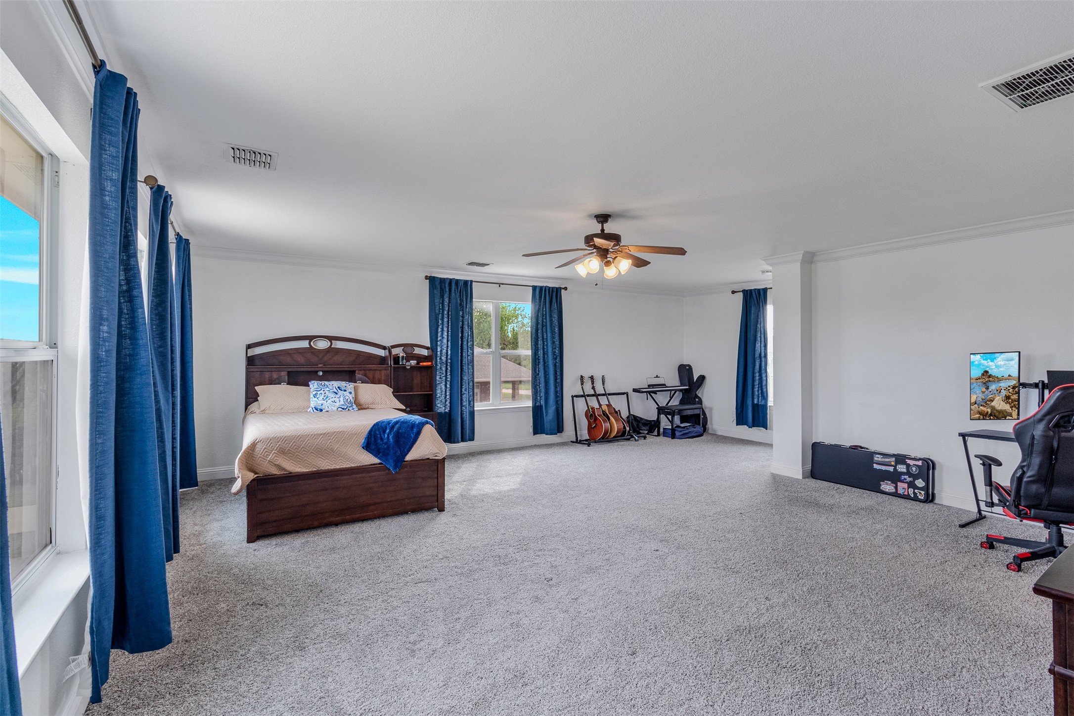 1042 Oak Creek Circle