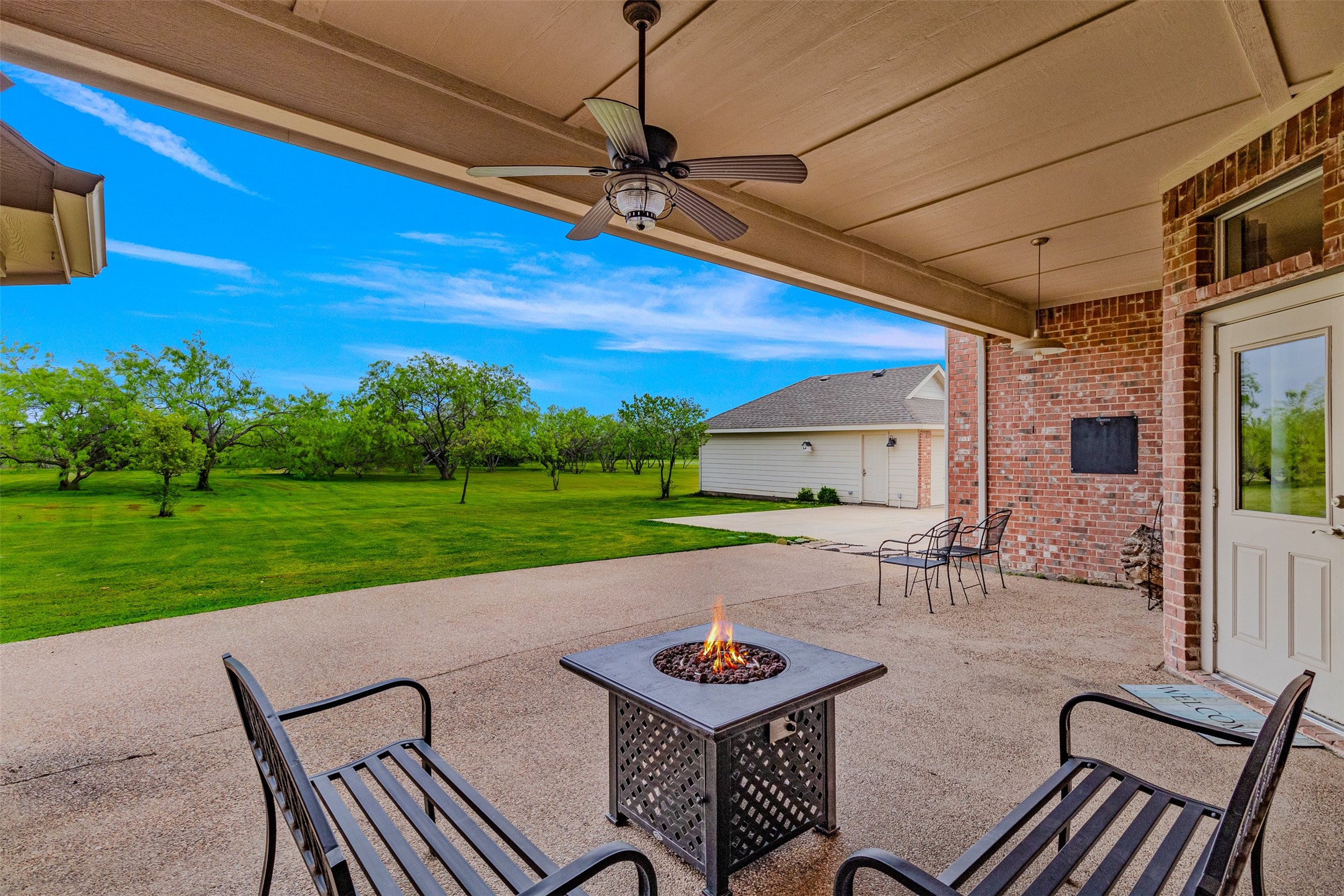 1042 Oak Creek Circle