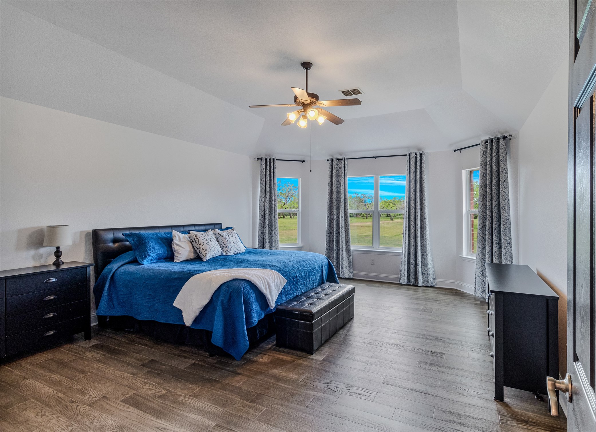 1042 Oak Creek Circle