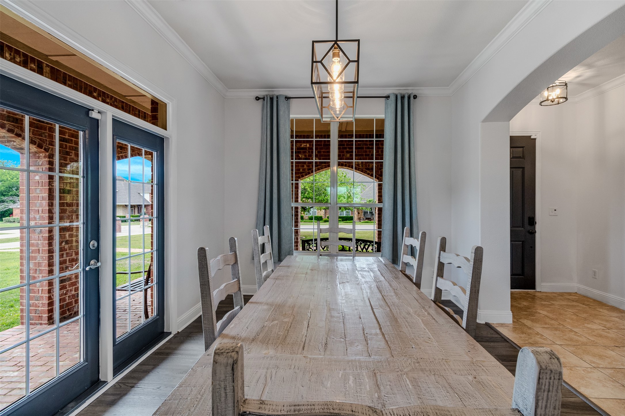 1042 Oak Creek Circle