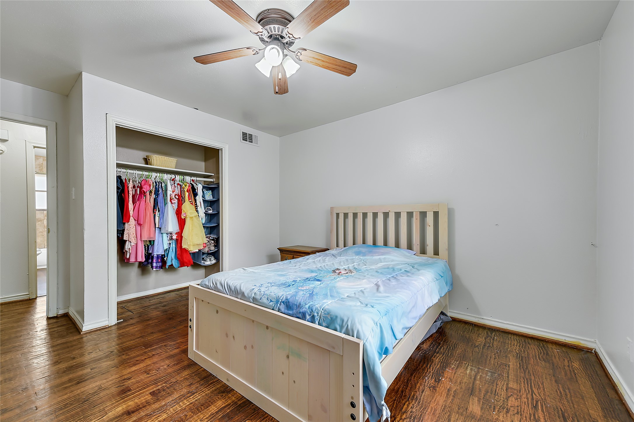 9242 Seaway Drive