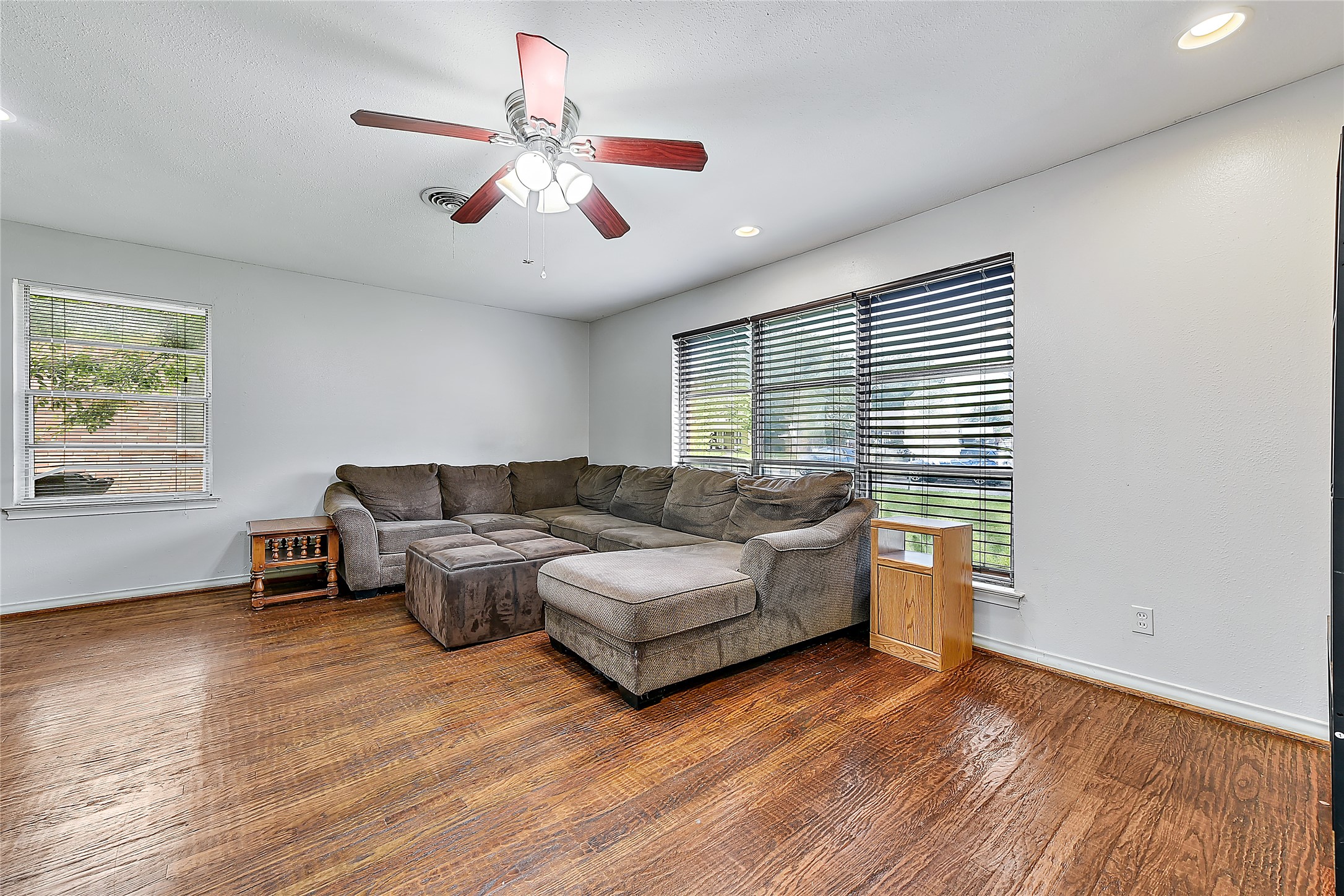 9242 Seaway Drive
