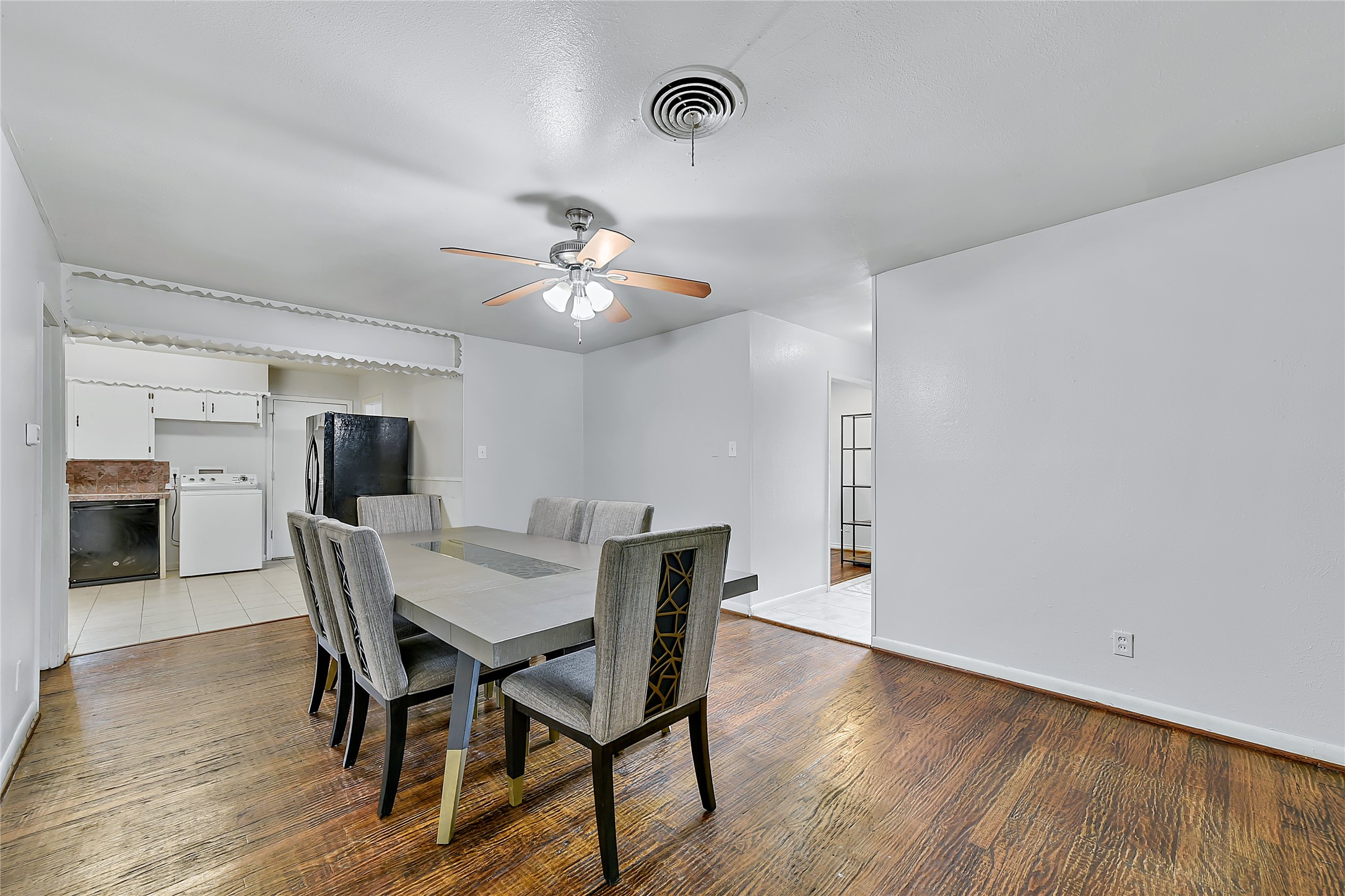 9242 Seaway Drive