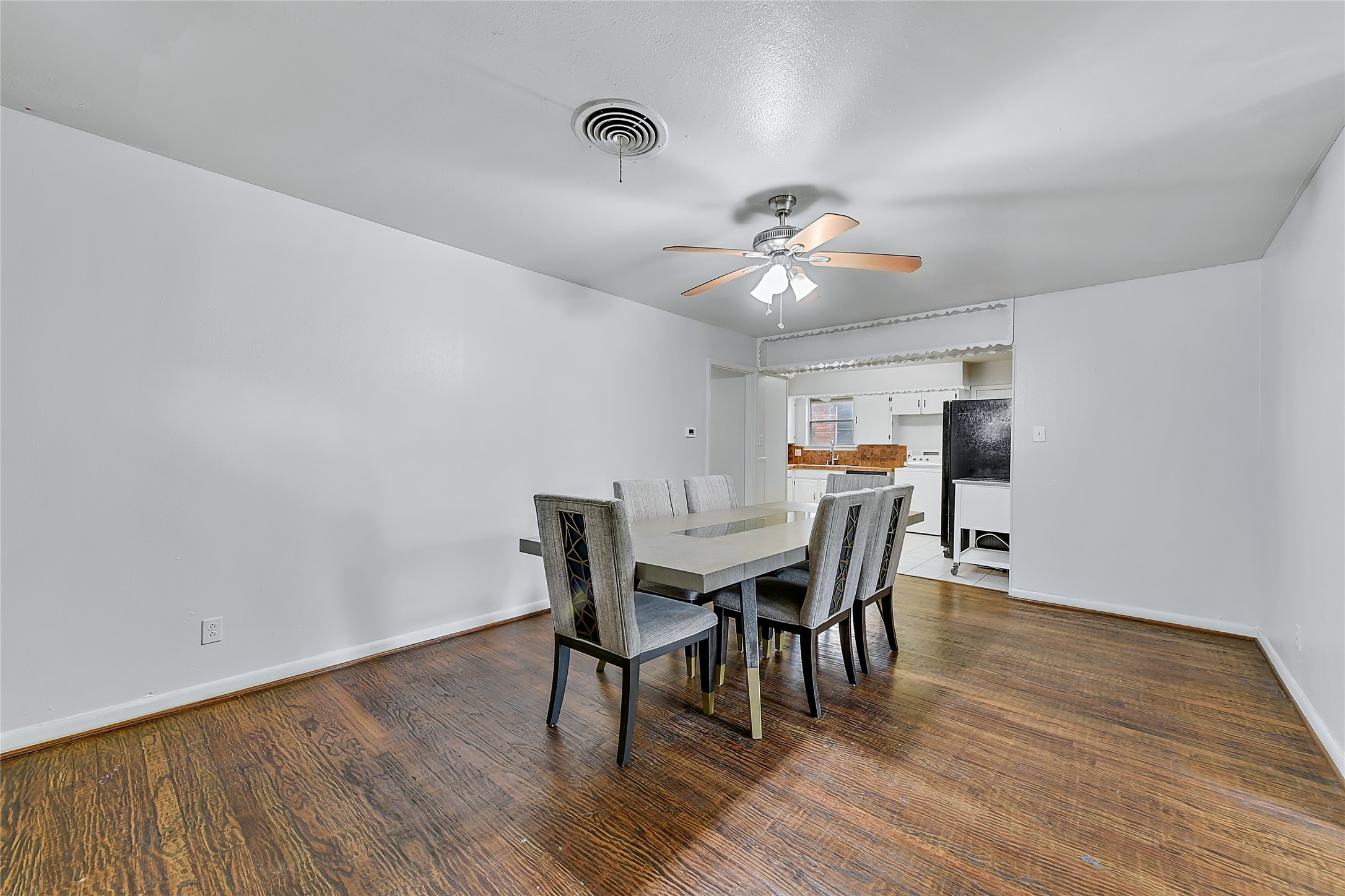 9242 Seaway Drive