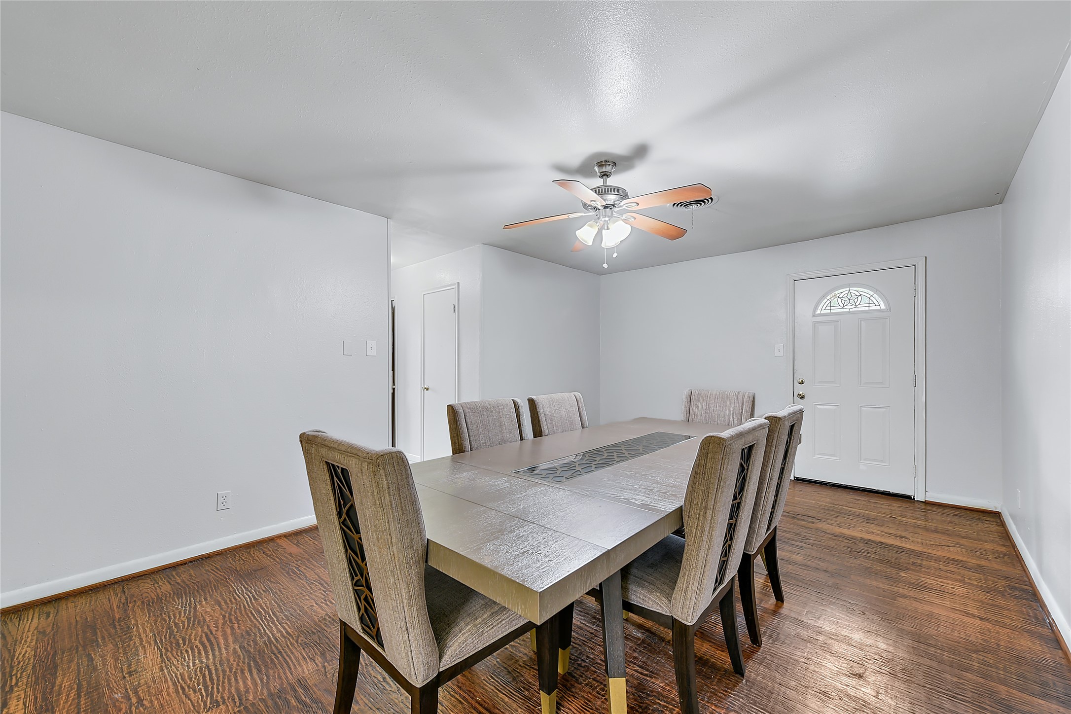 9242 Seaway Drive