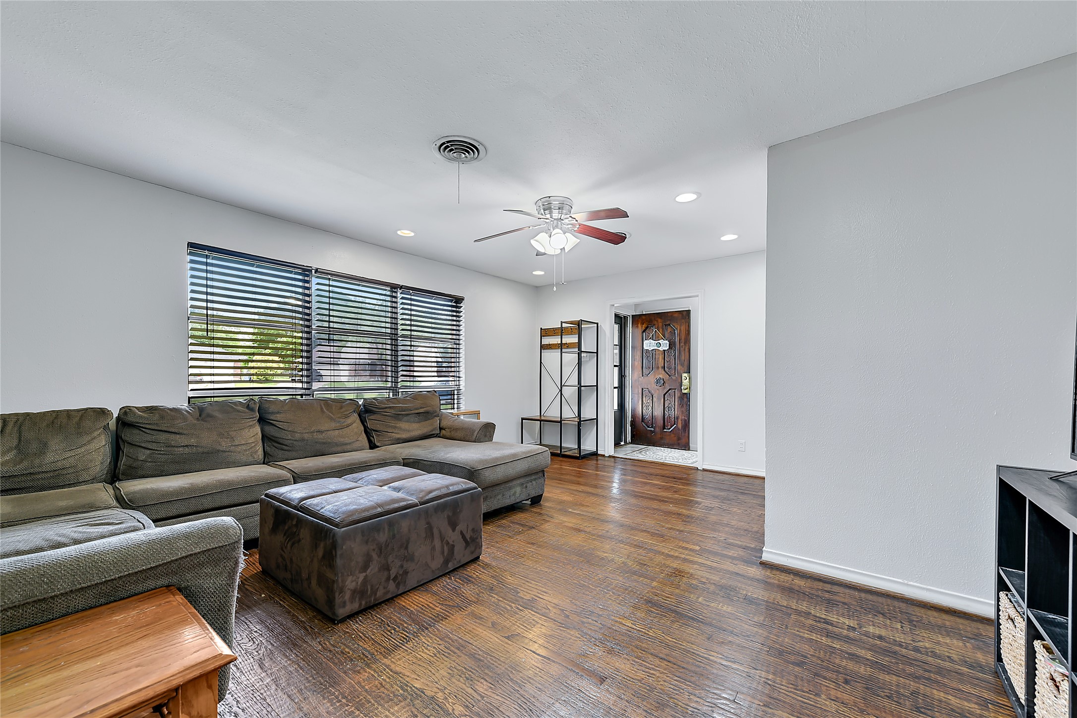 9242 Seaway Drive
