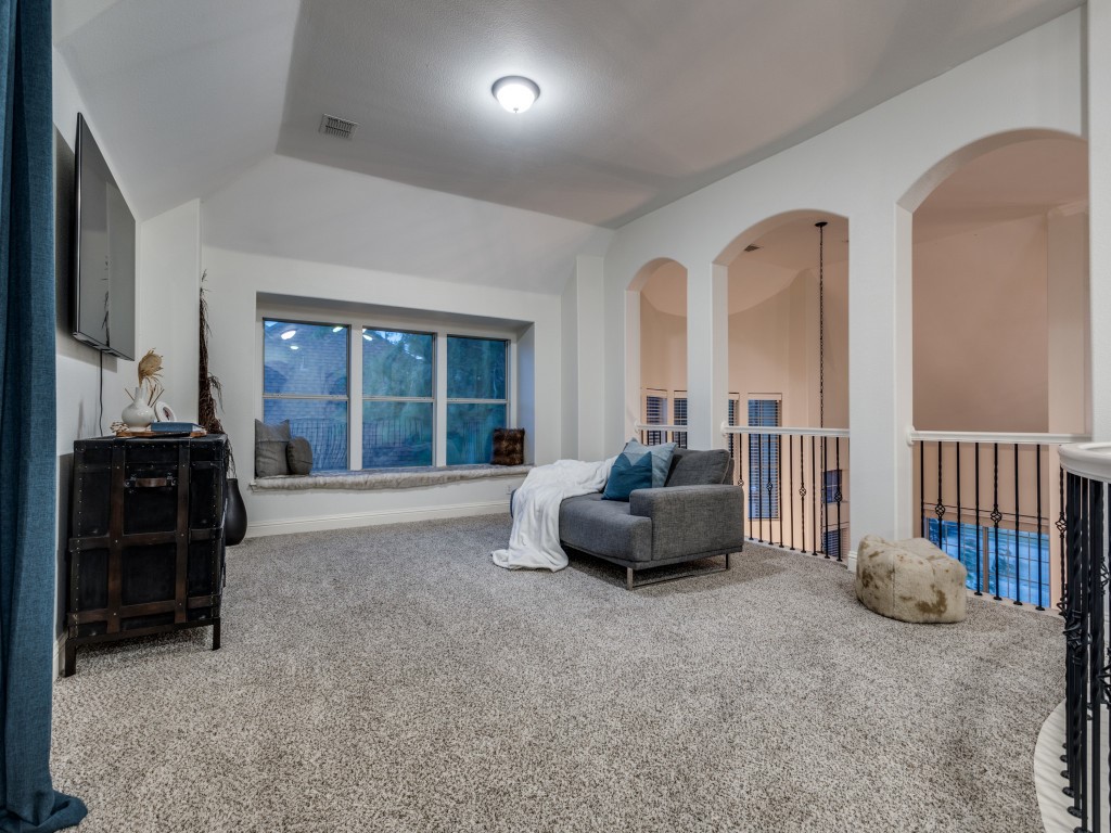 1613 Skyline Drive
