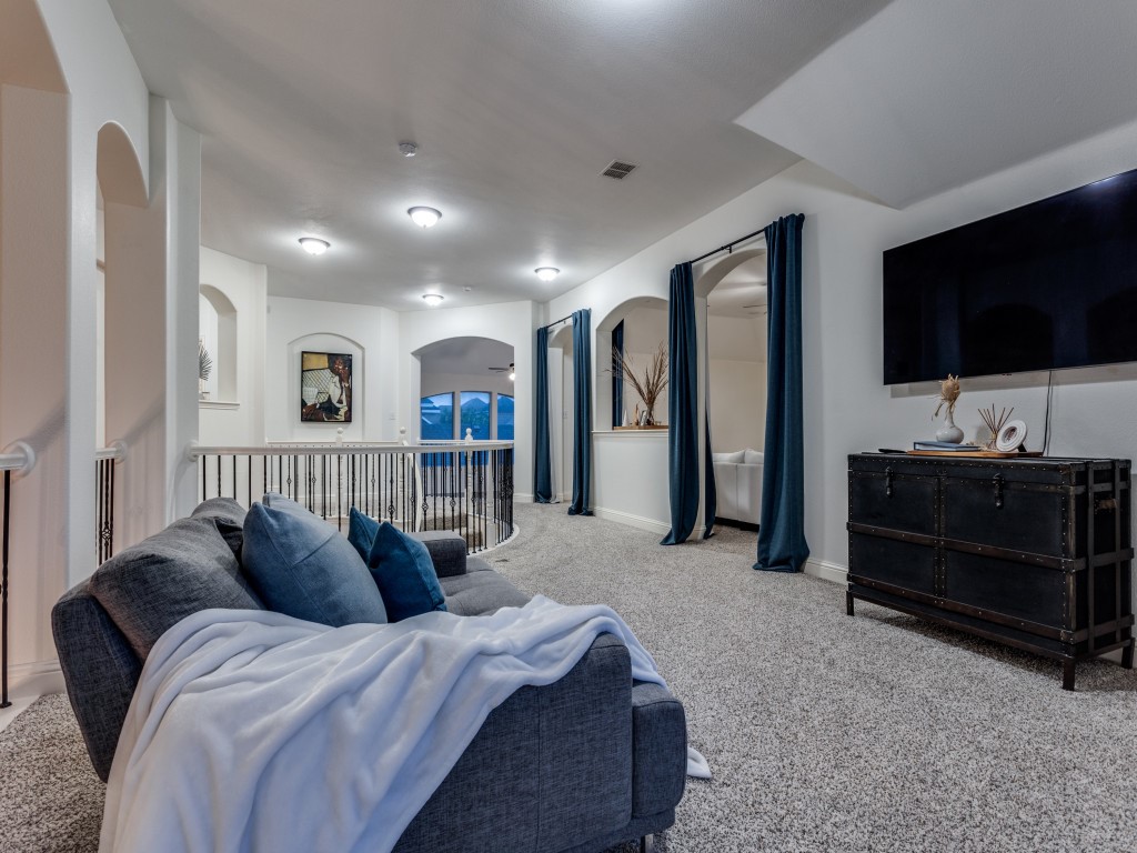 1613 Skyline Drive