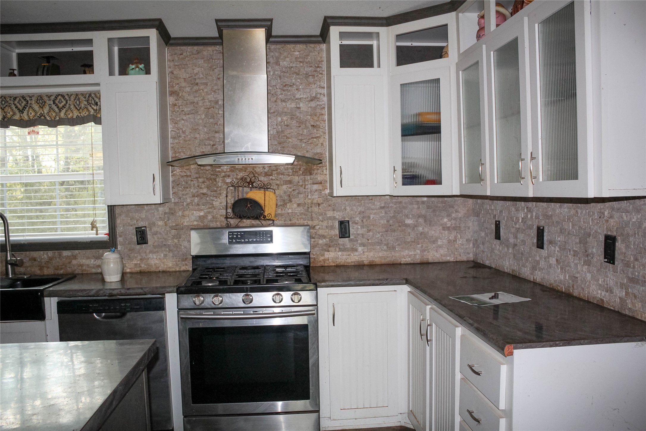 10074 Giraffe Road