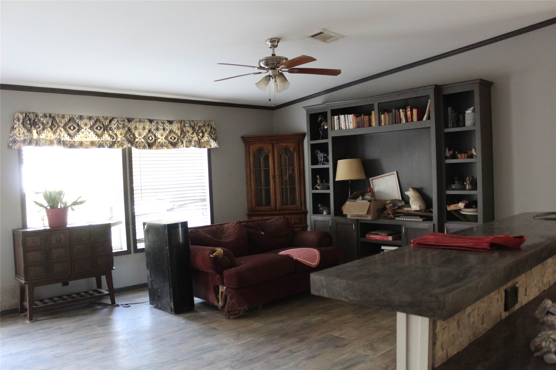 10074 Giraffe Road