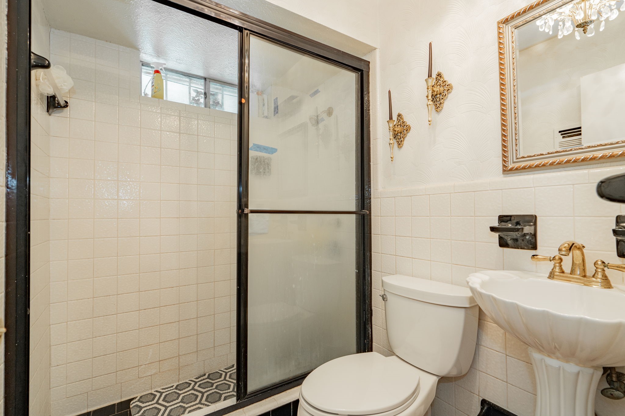 437 Glen Oaks Circle