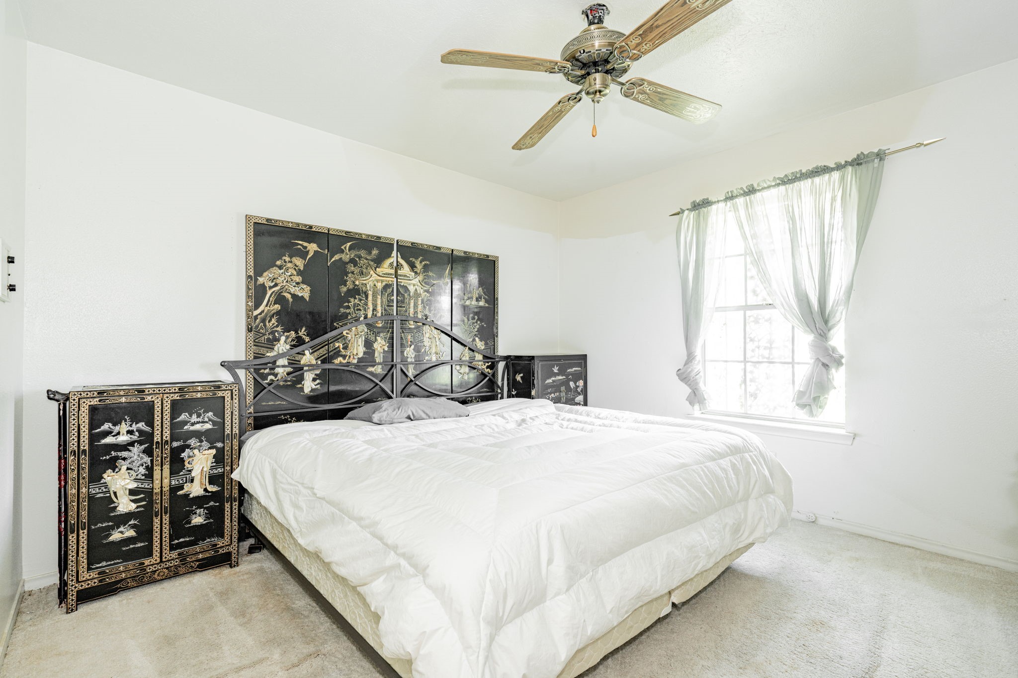 437 Glen Oaks Circle