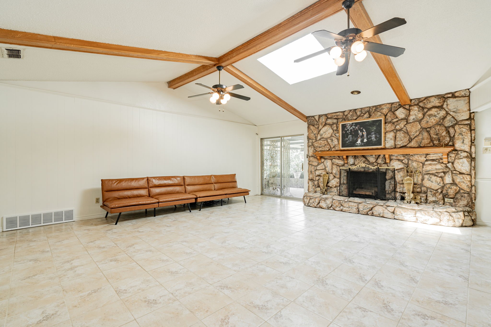 437 Glen Oaks Circle