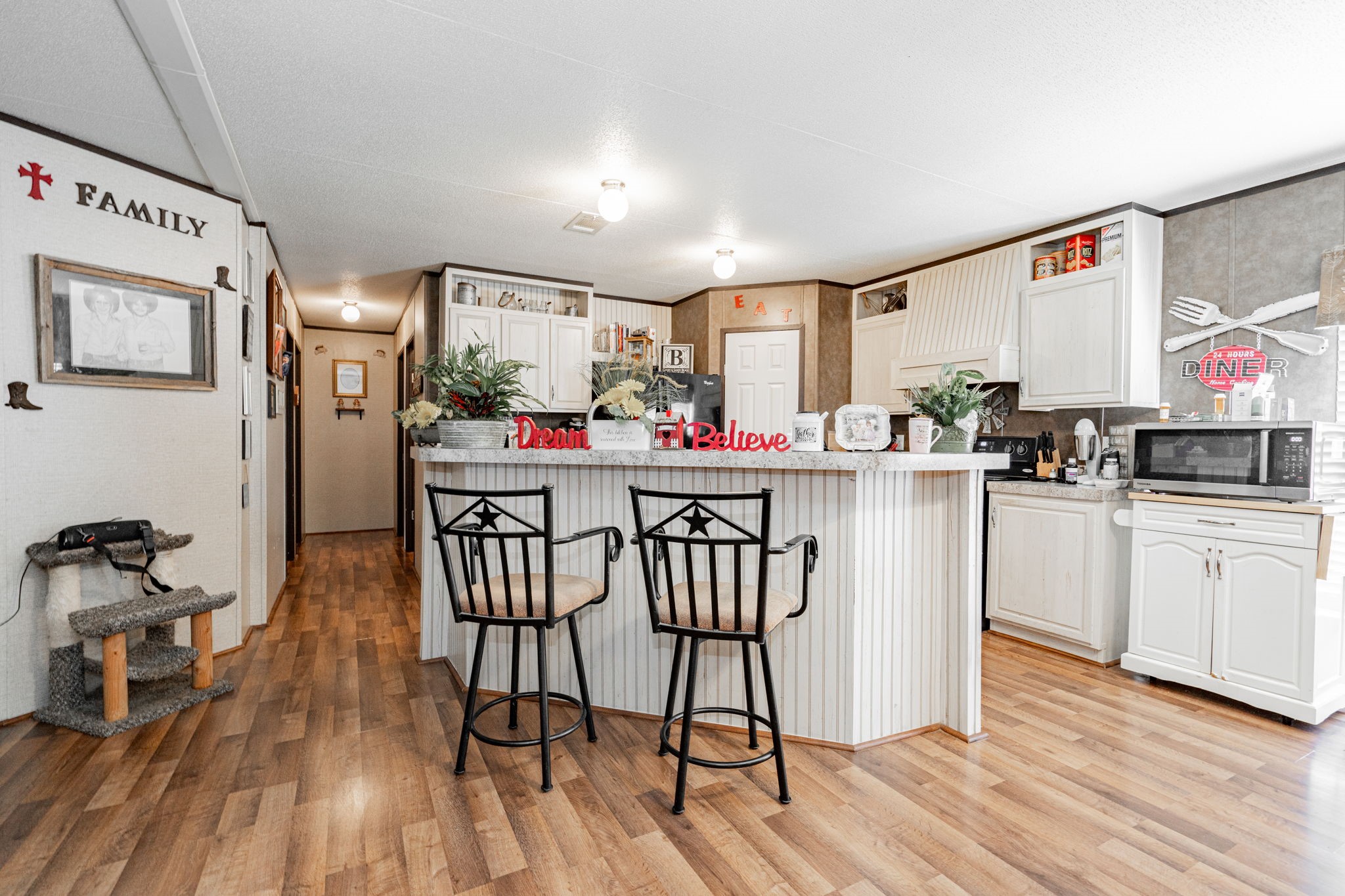 8512 Woodruff Circle