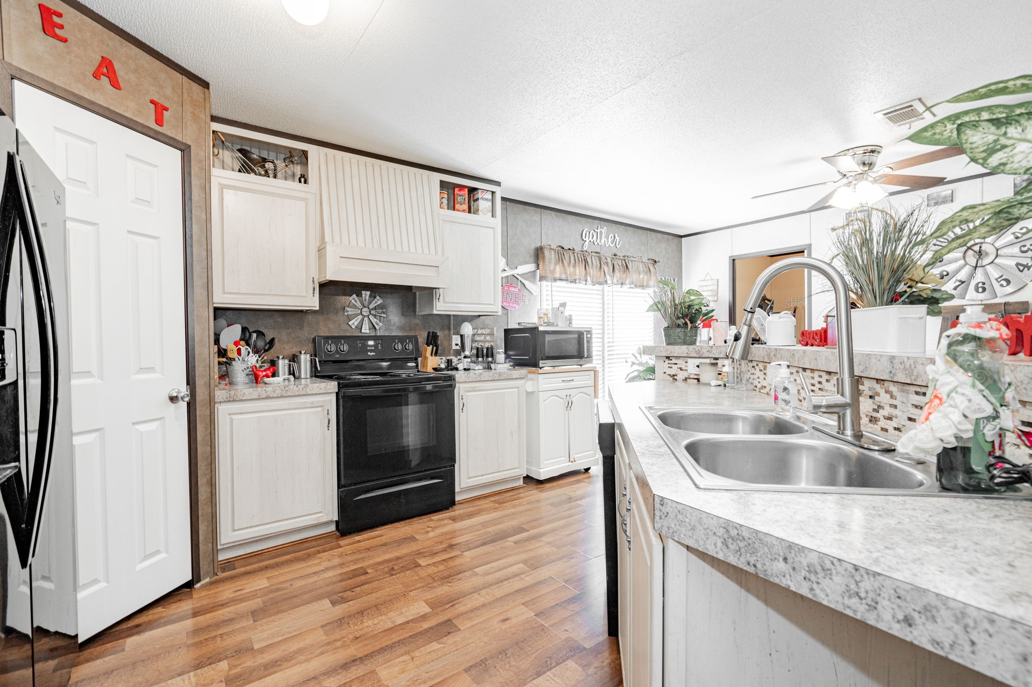 8512 Woodruff Circle