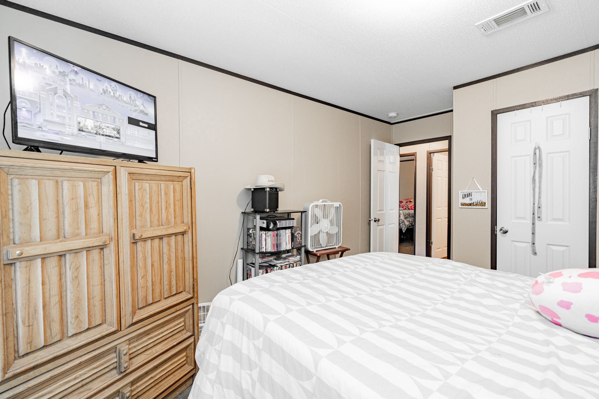 8512 Woodruff Circle