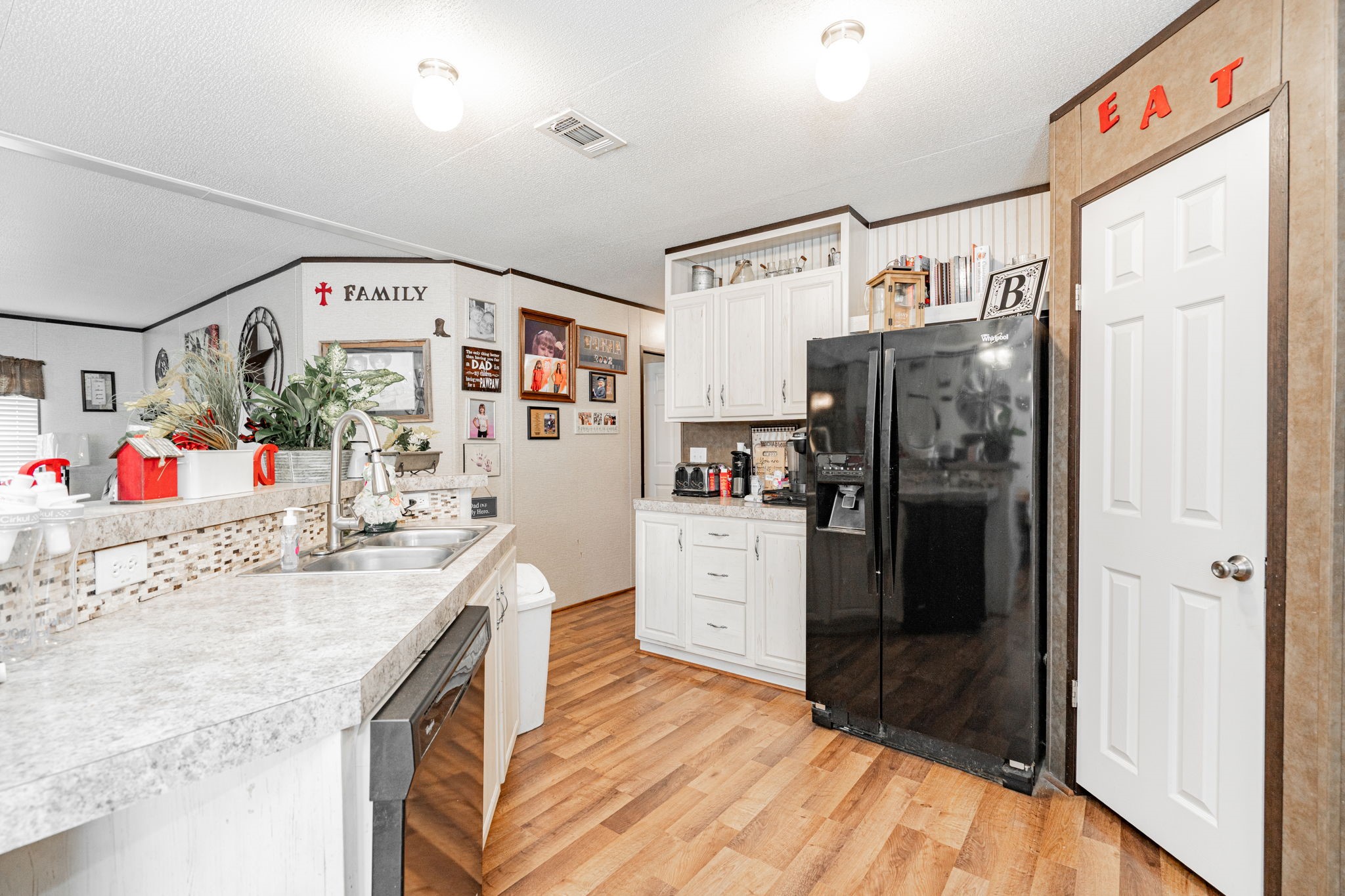 8512 Woodruff Circle