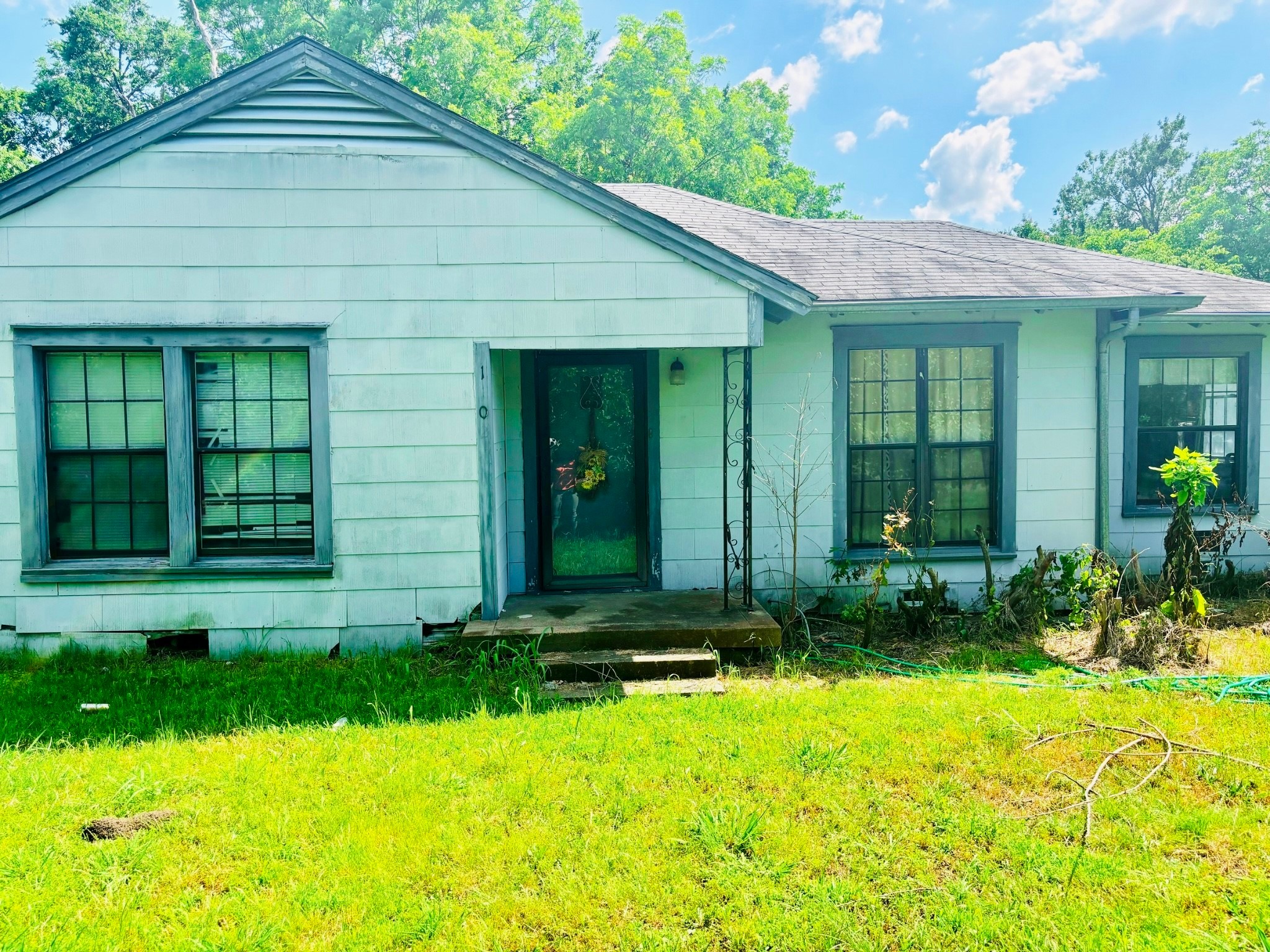 1102 Pecan Dr