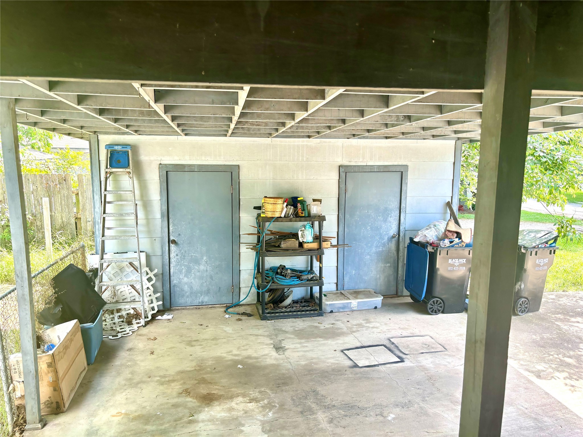 1102 Pecan Dr