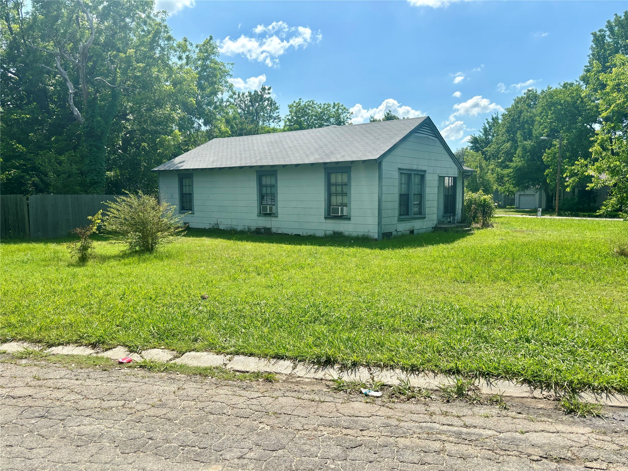 1102 Pecan Dr