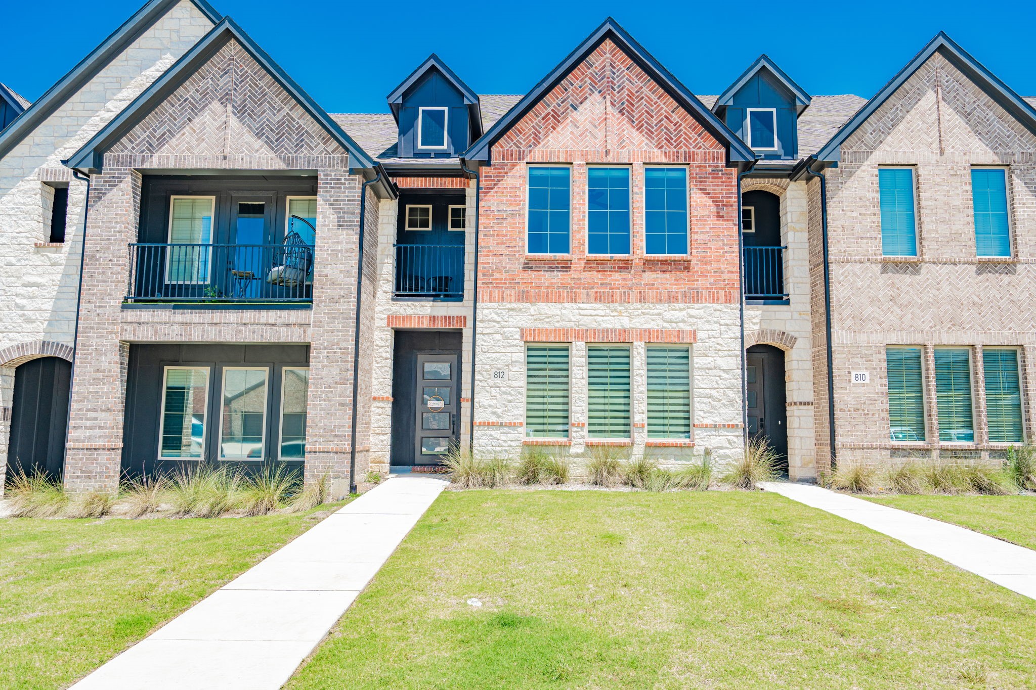 812 Eaglescliffe Landing